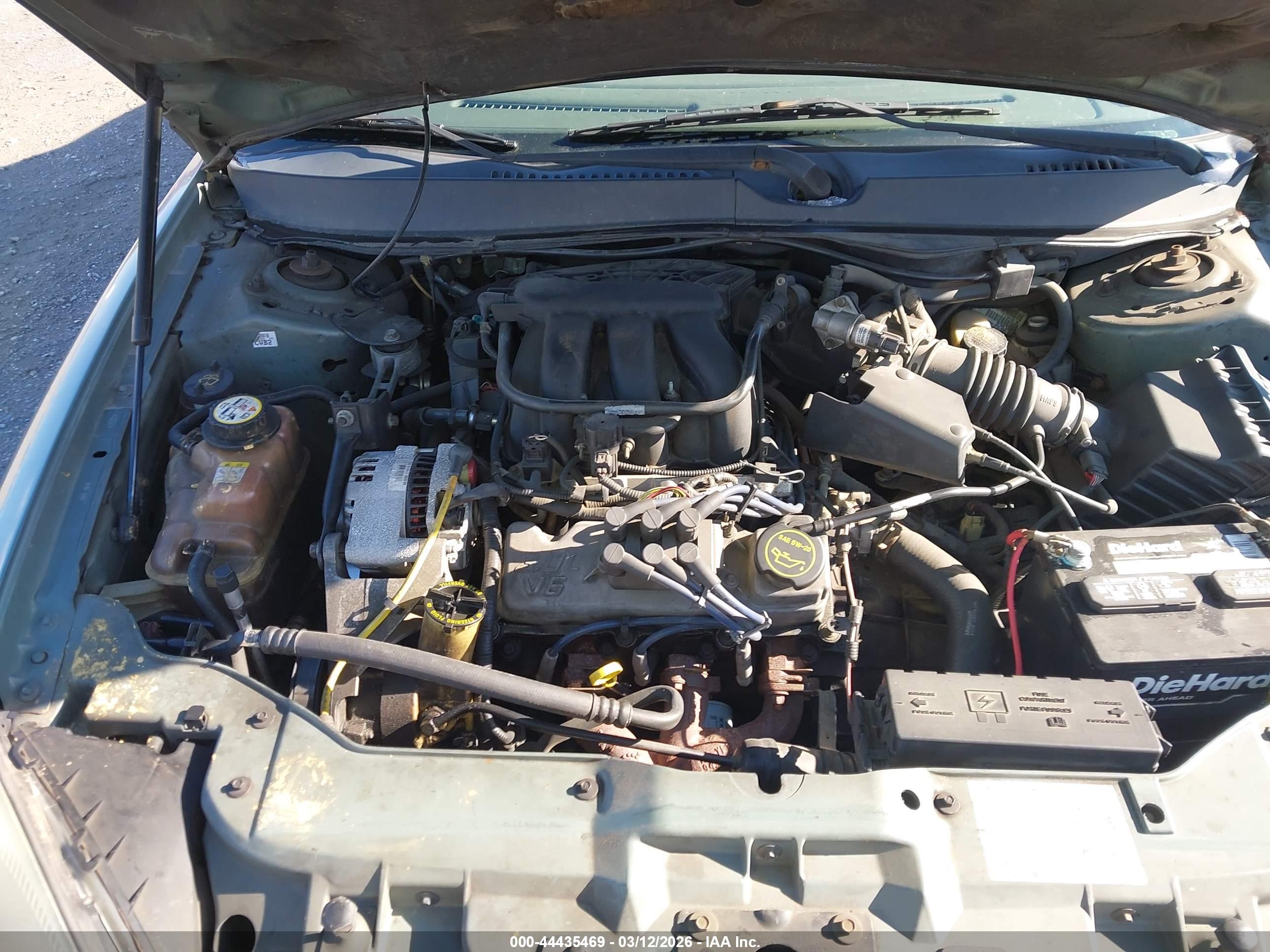 FORD TAURUS image 10