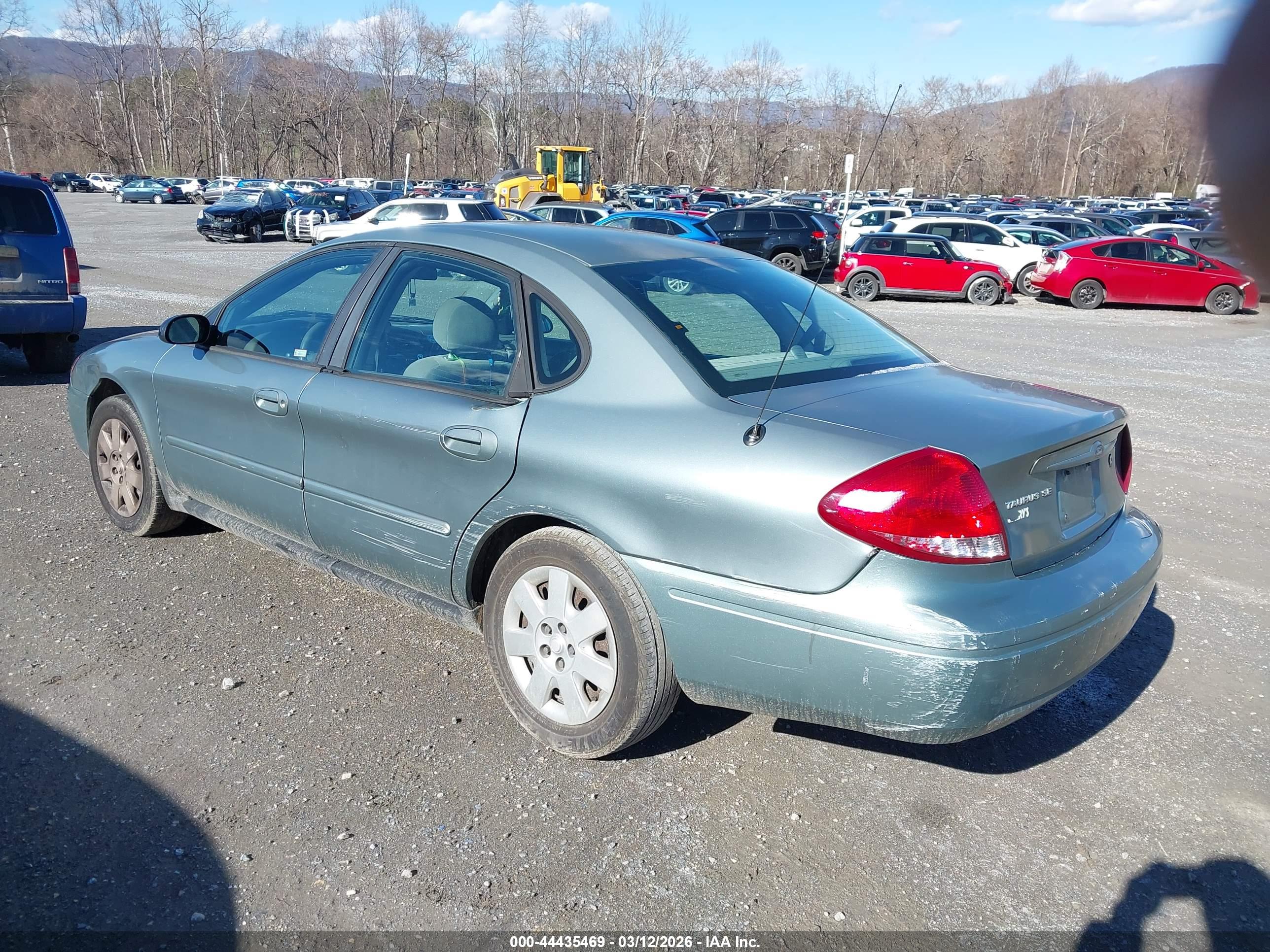 FORD TAURUS image 3