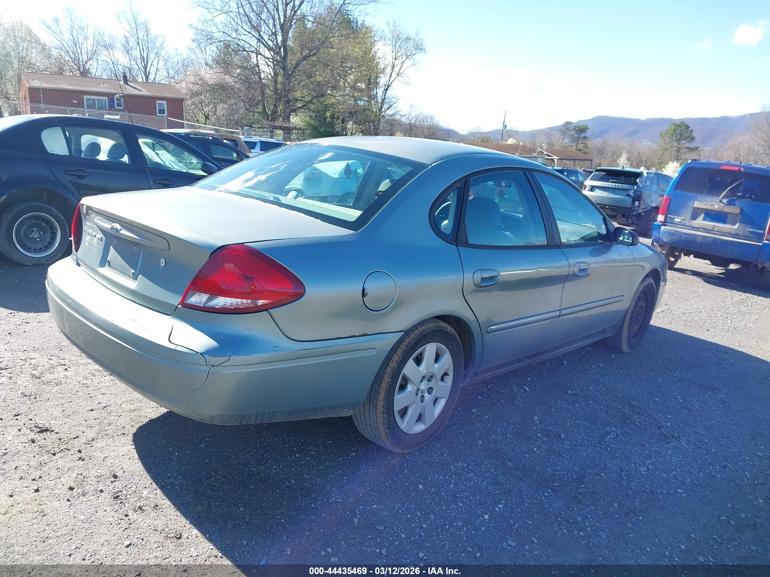 FORD TAURUS image 4