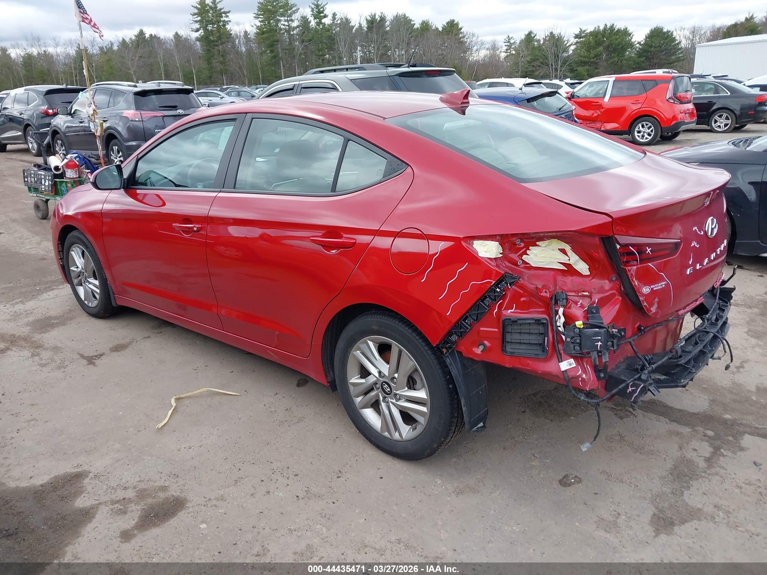 HYUNDAI ELANTRA image 3