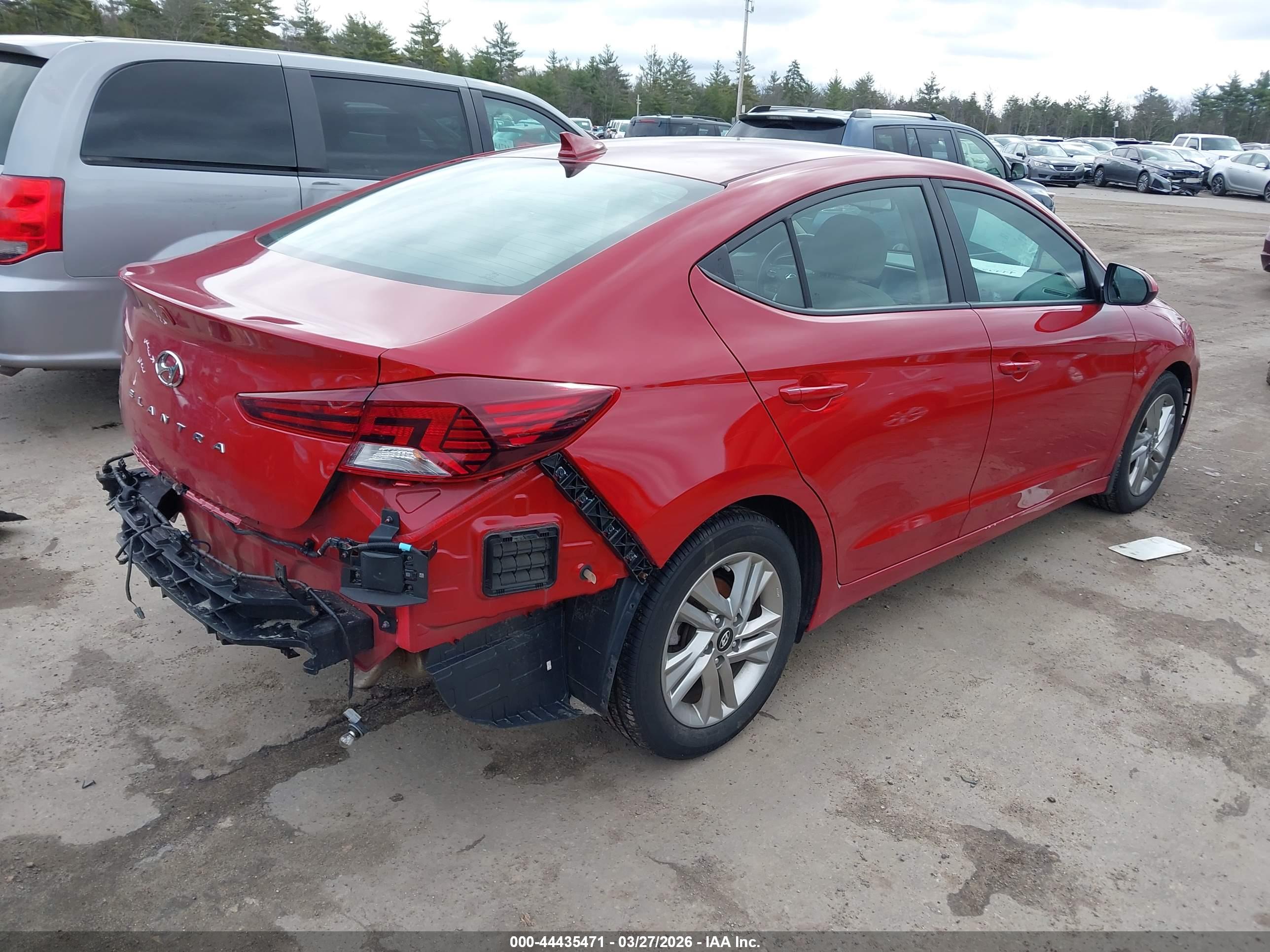 HYUNDAI ELANTRA image 4
