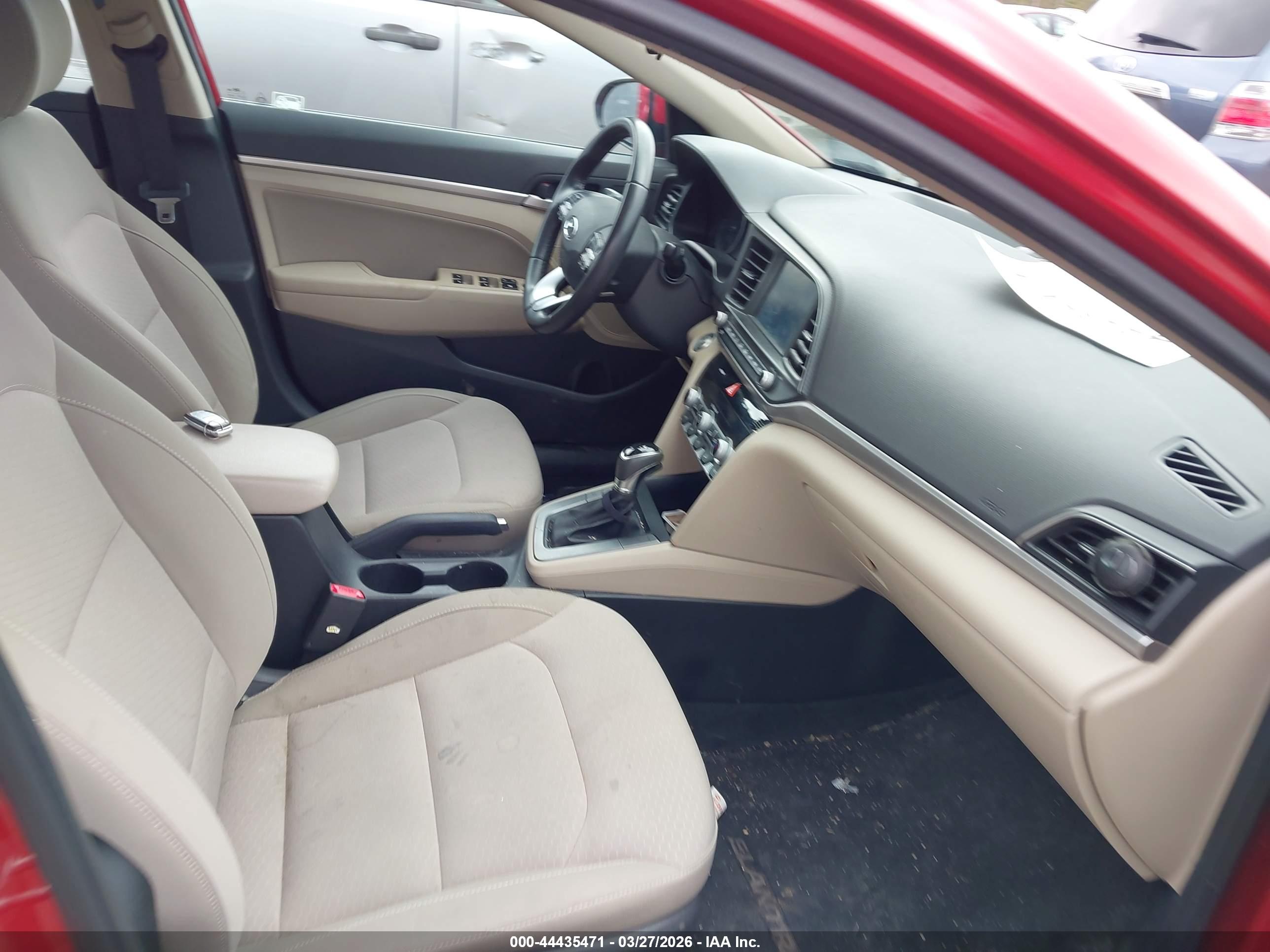 HYUNDAI ELANTRA image 5