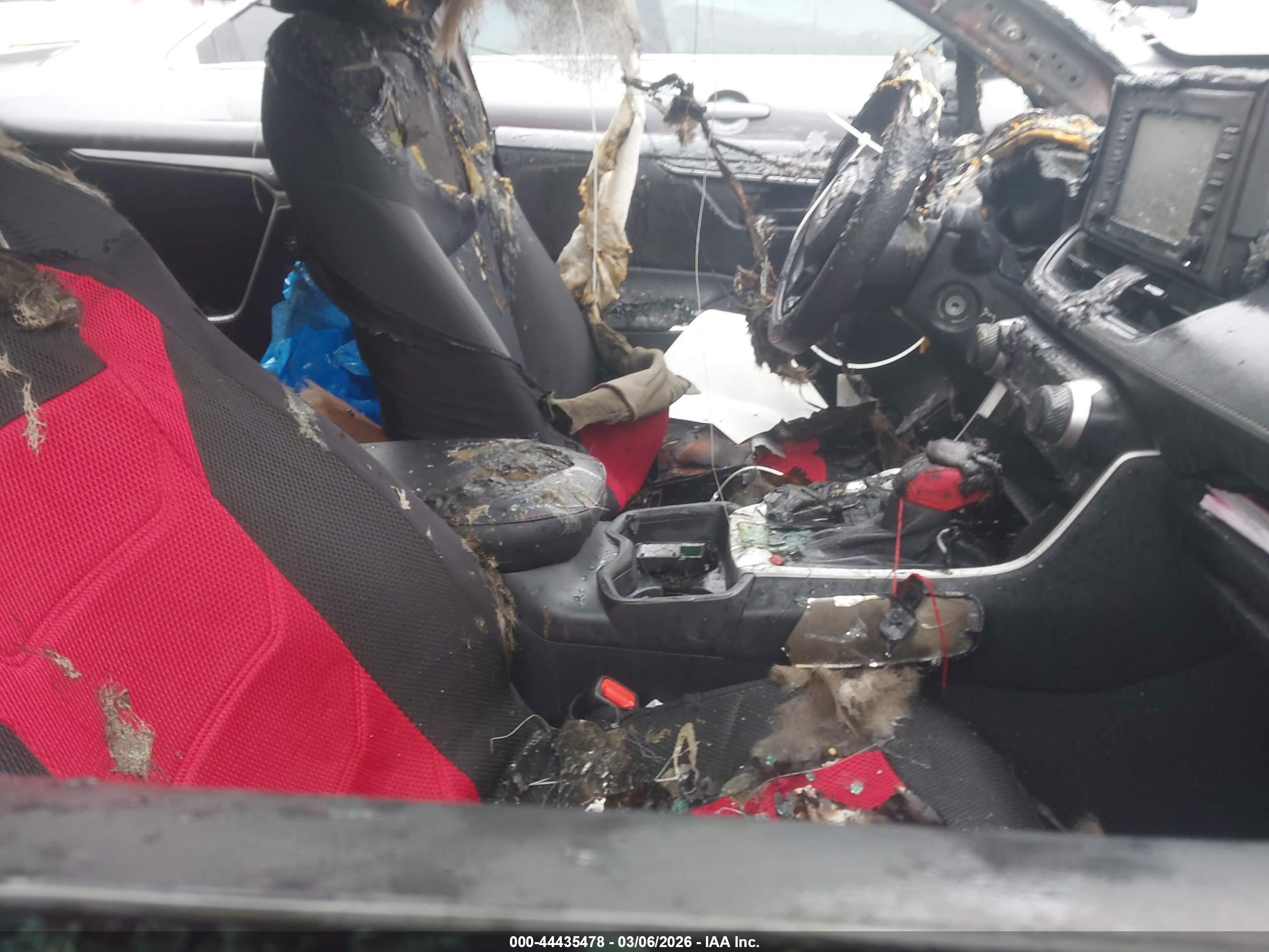 TOYOTA RAV4 image 5