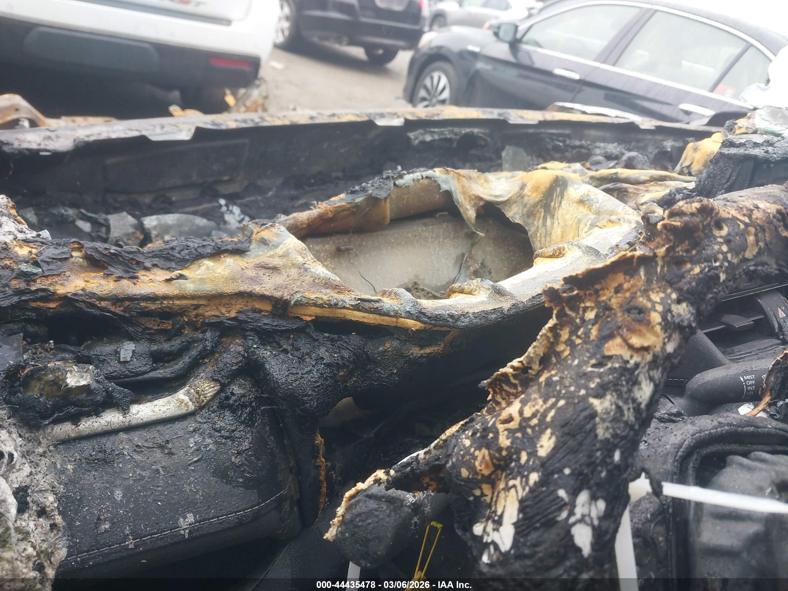 TOYOTA RAV4 image 7
