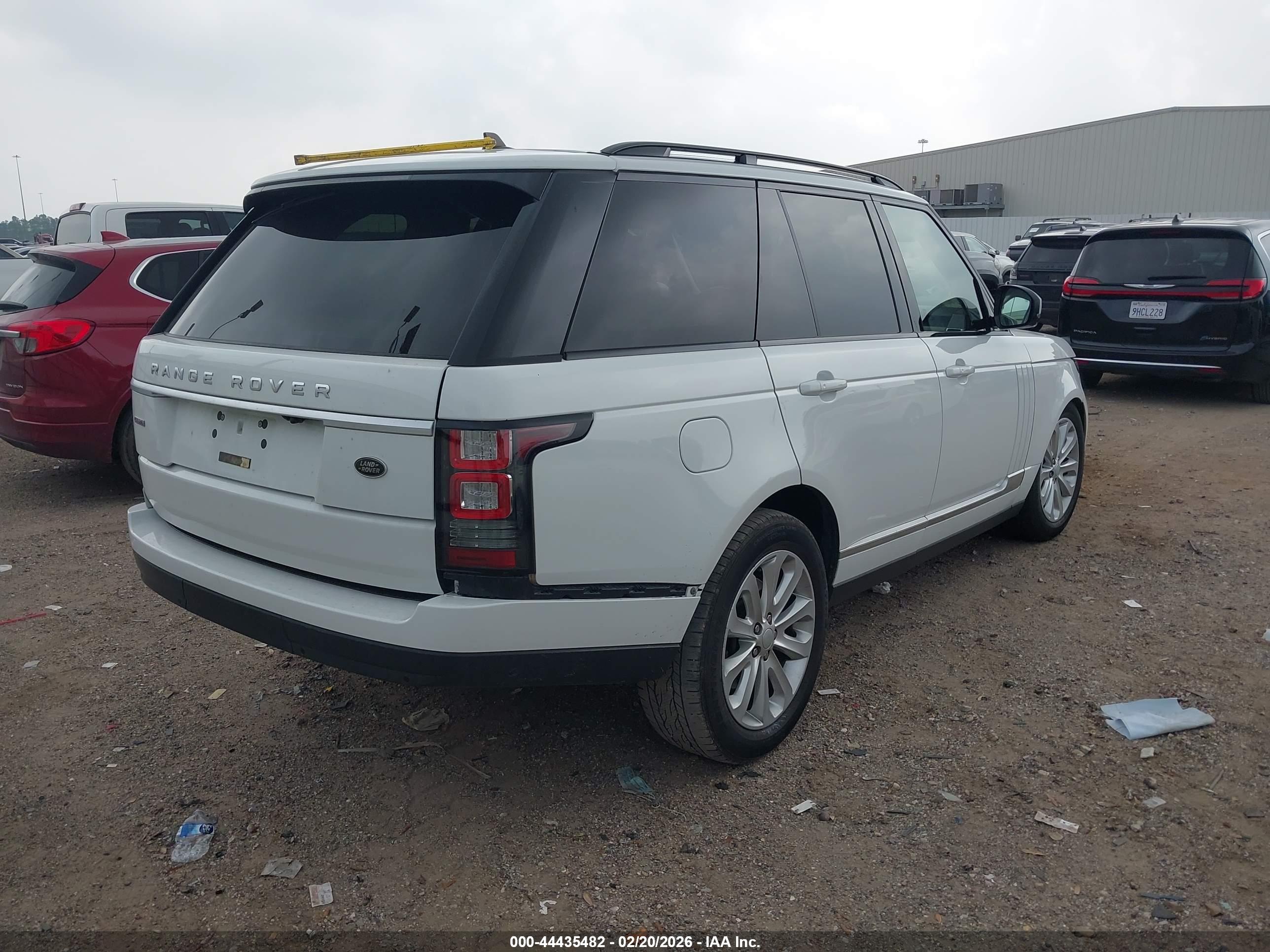 LAND ROVER image 4