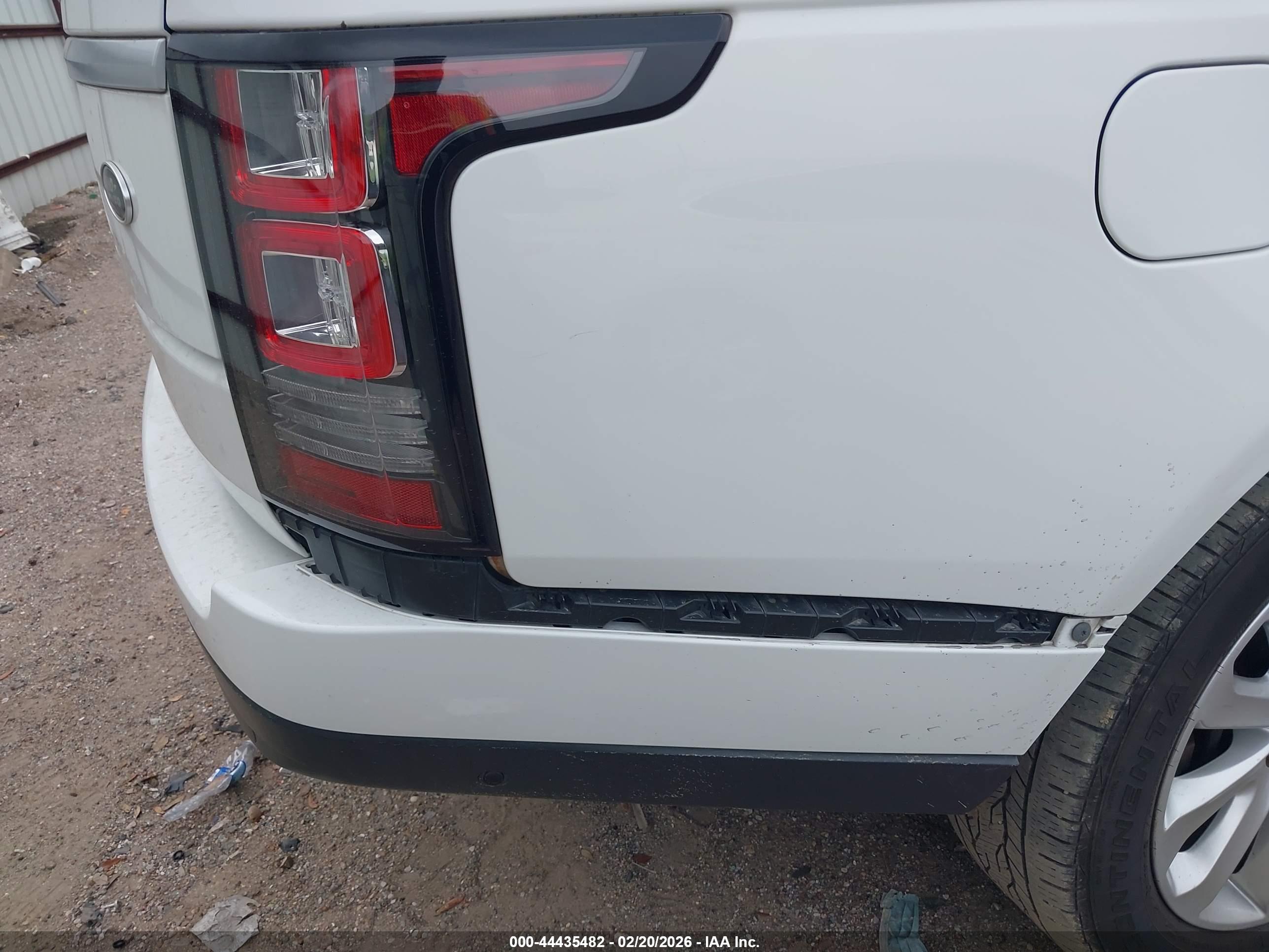 LAND ROVER image 6