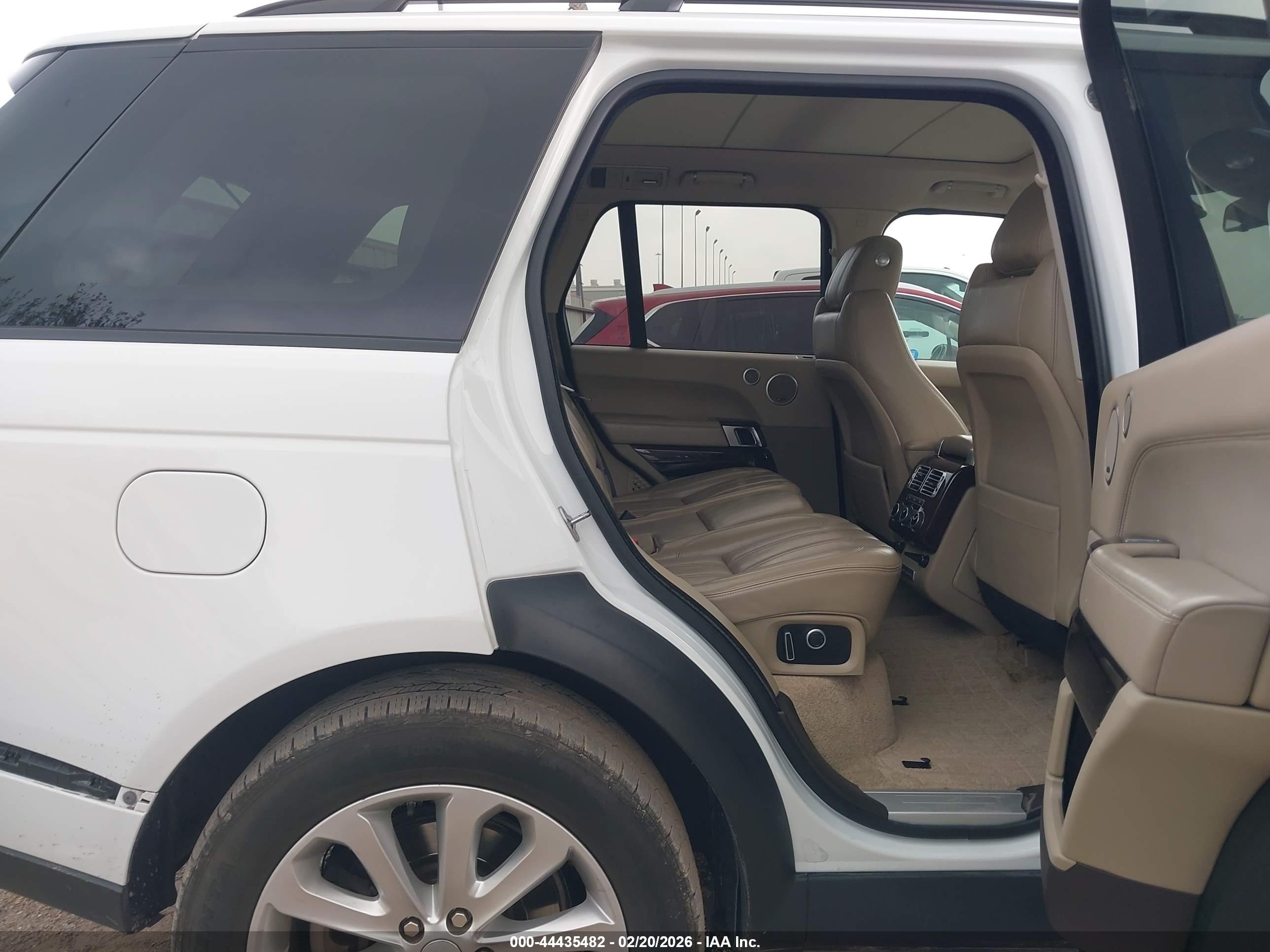 LAND ROVER image 8