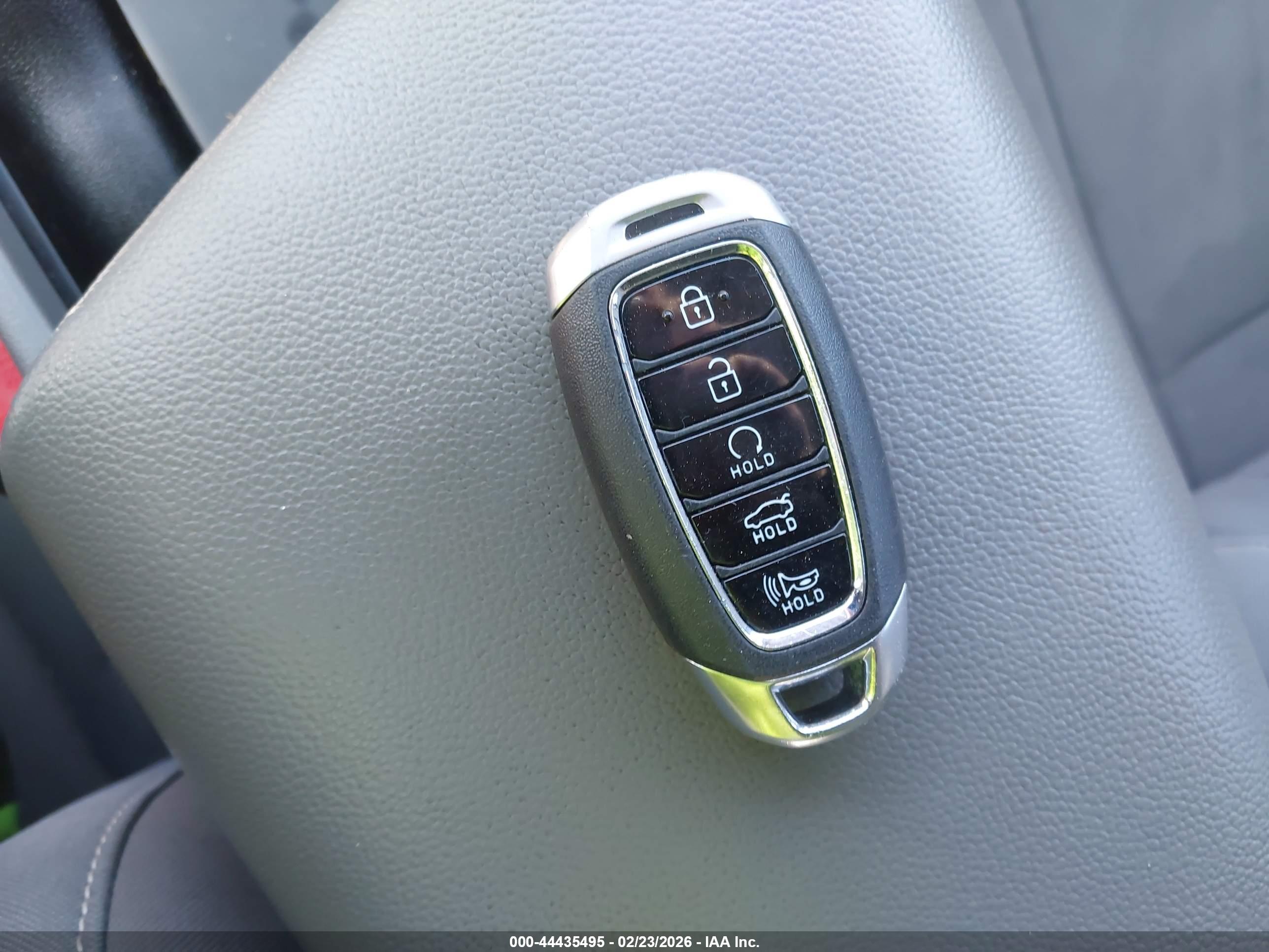 HYUNDAI ELANTRA image 11