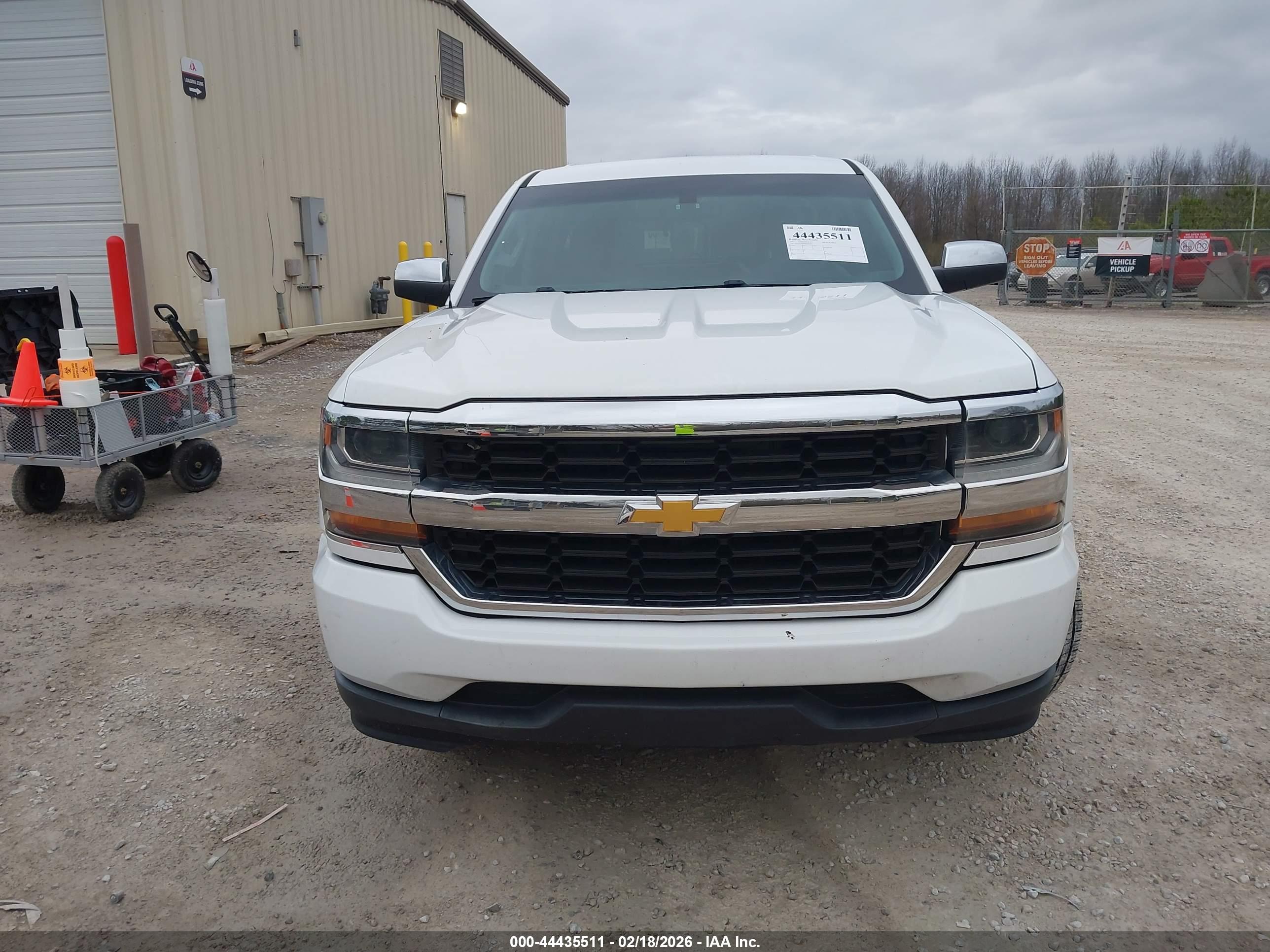 CHEVROLET SILVERADO image 6