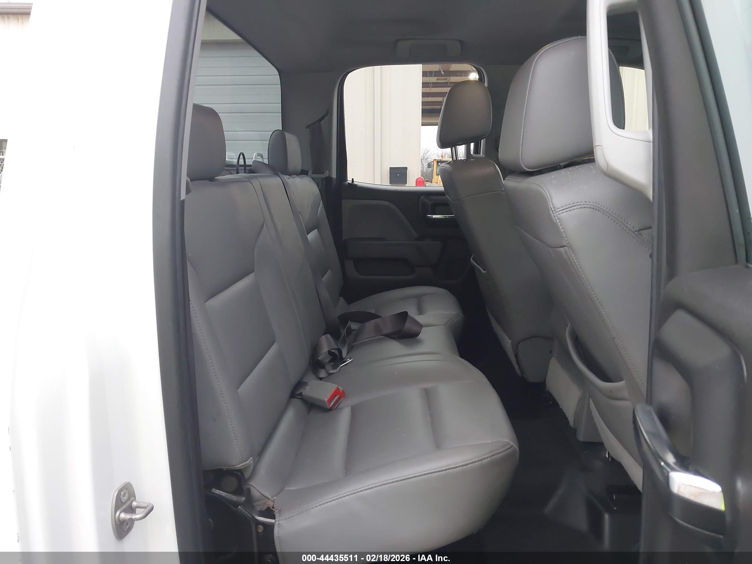 CHEVROLET SILVERADO image 8