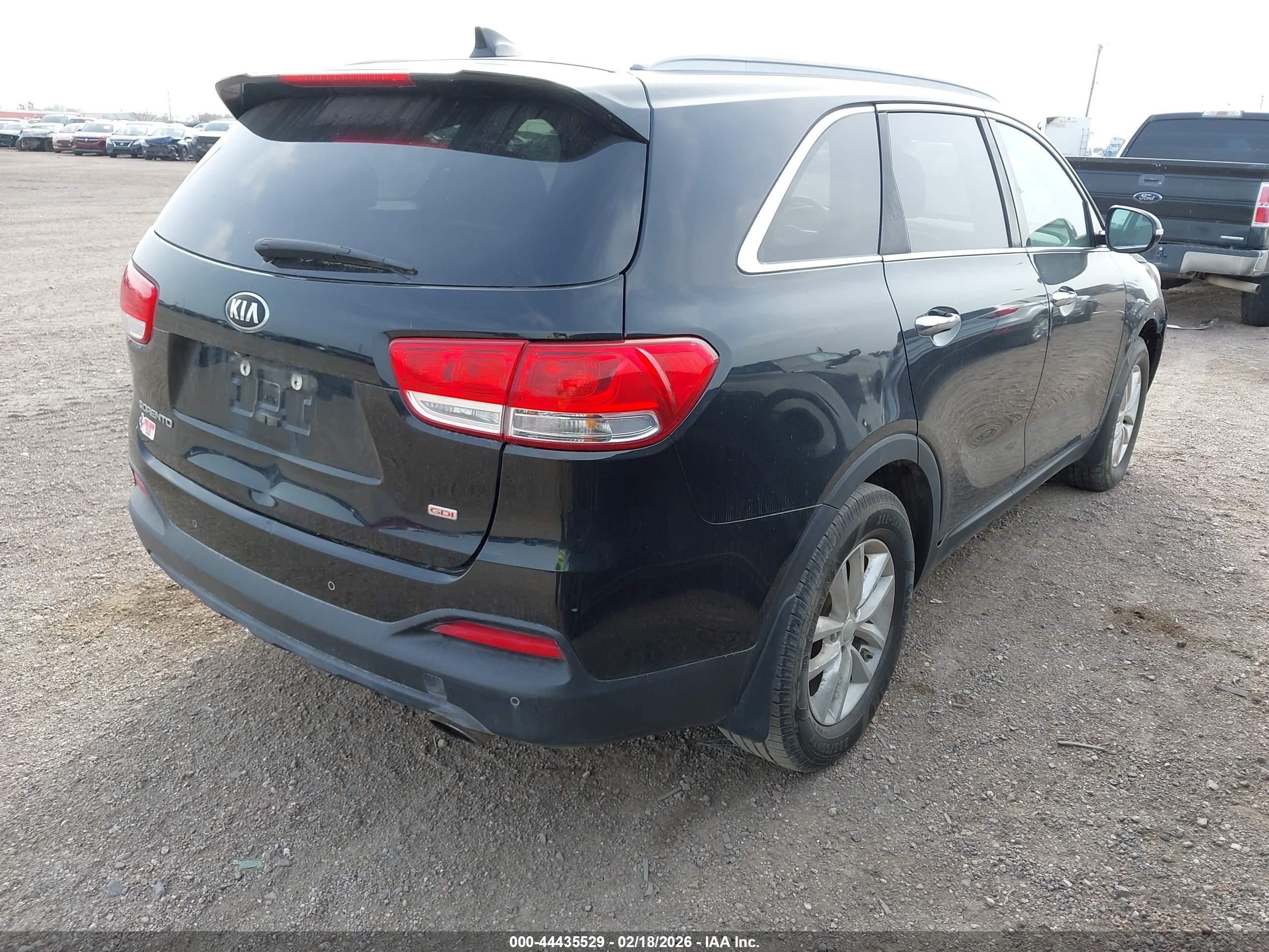 KIA SORENTO image 4