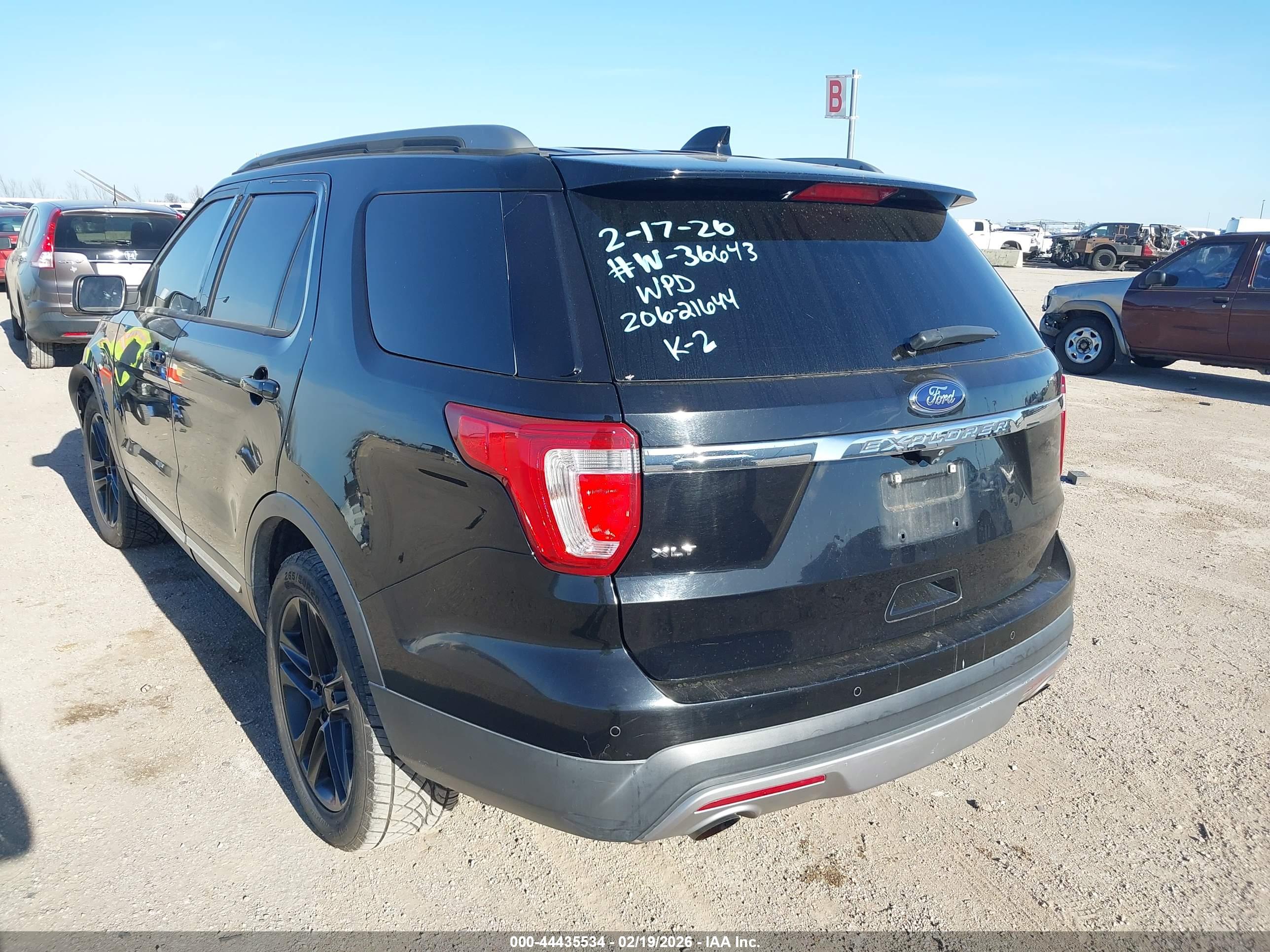 FORD EXPLORER image 3