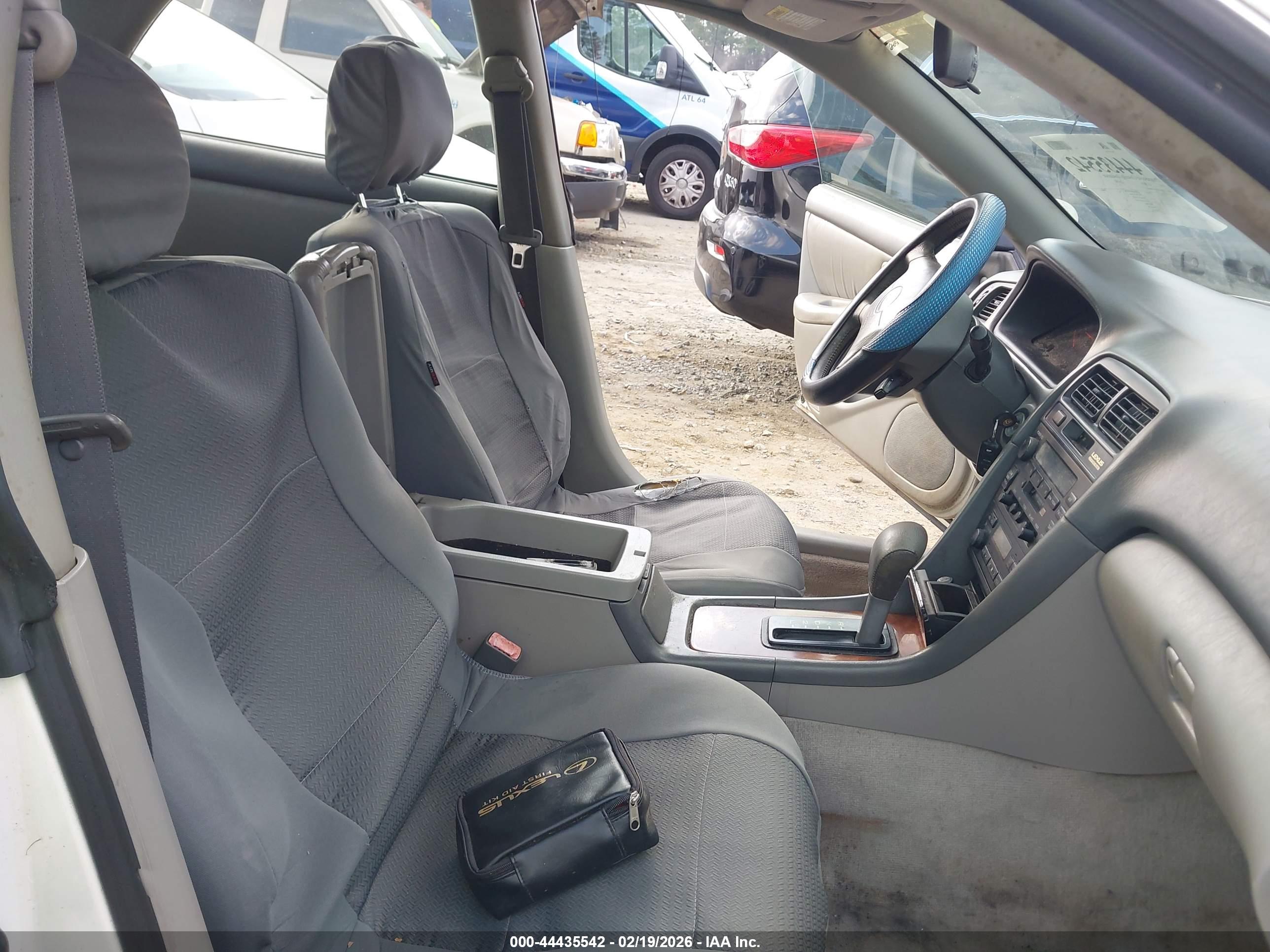 LEXUS ES image 5