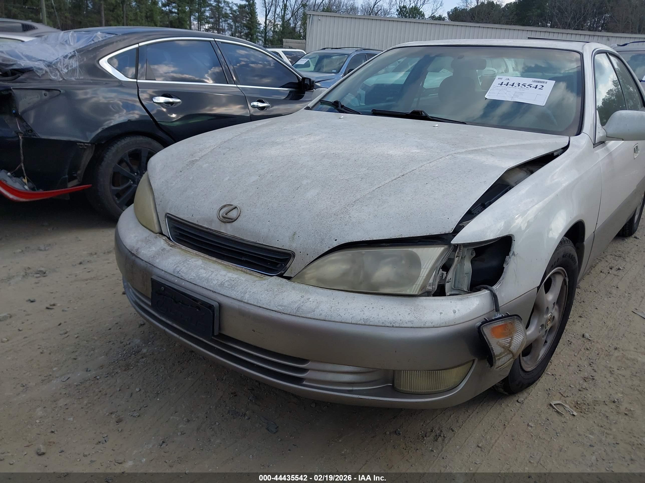 LEXUS ES image 6
