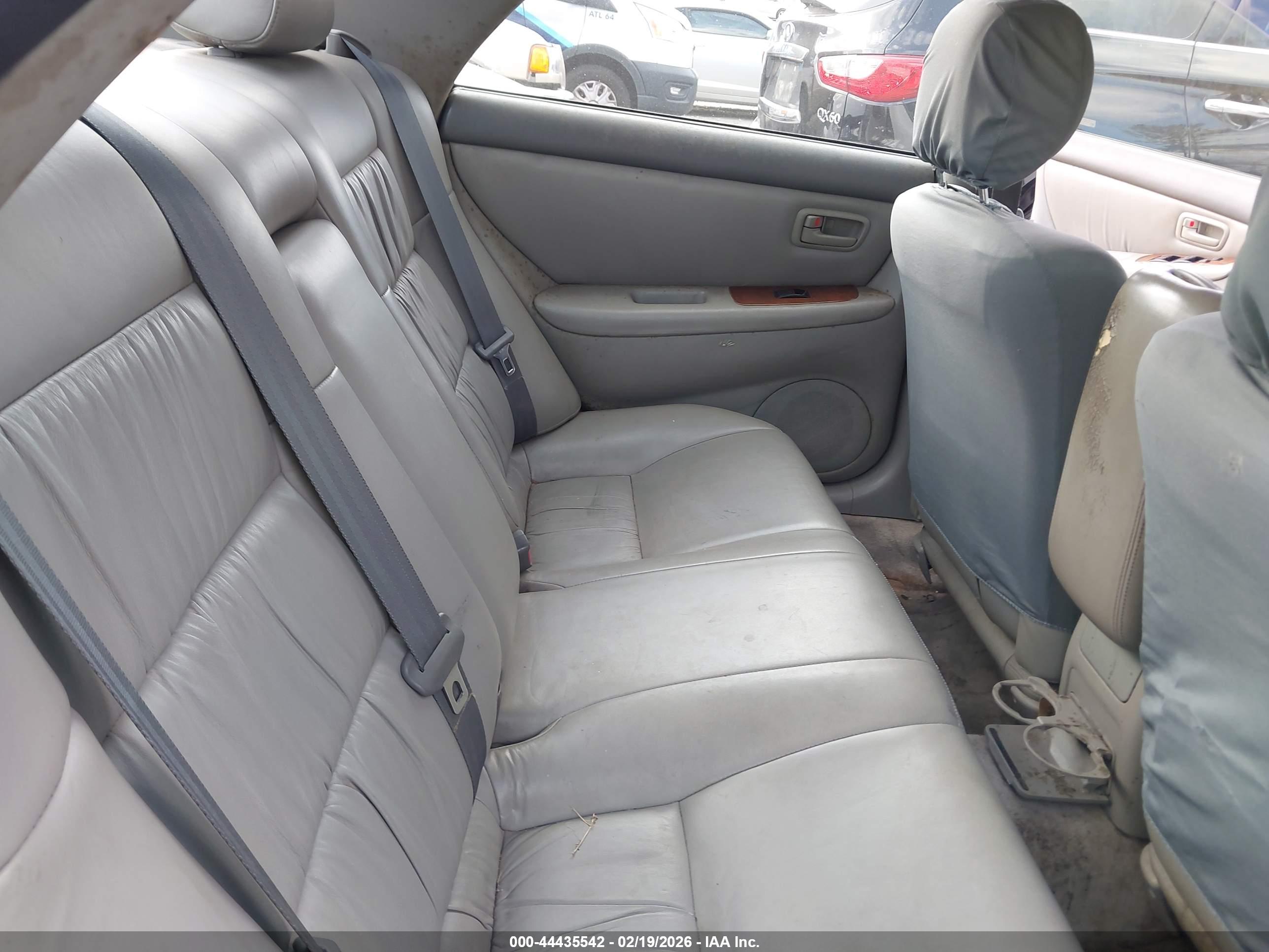 LEXUS ES image 8