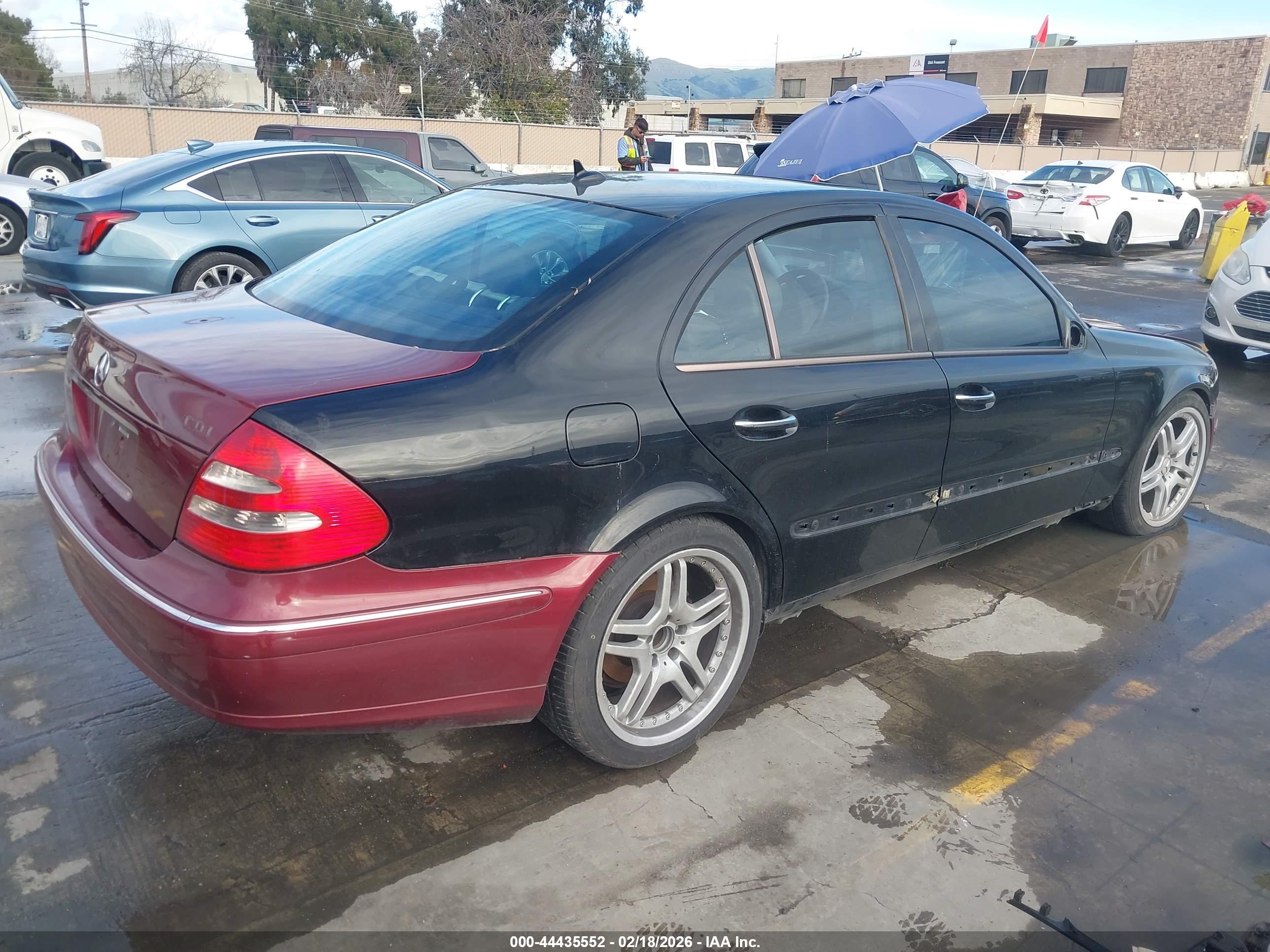MERCEDES-BENZ E image 4