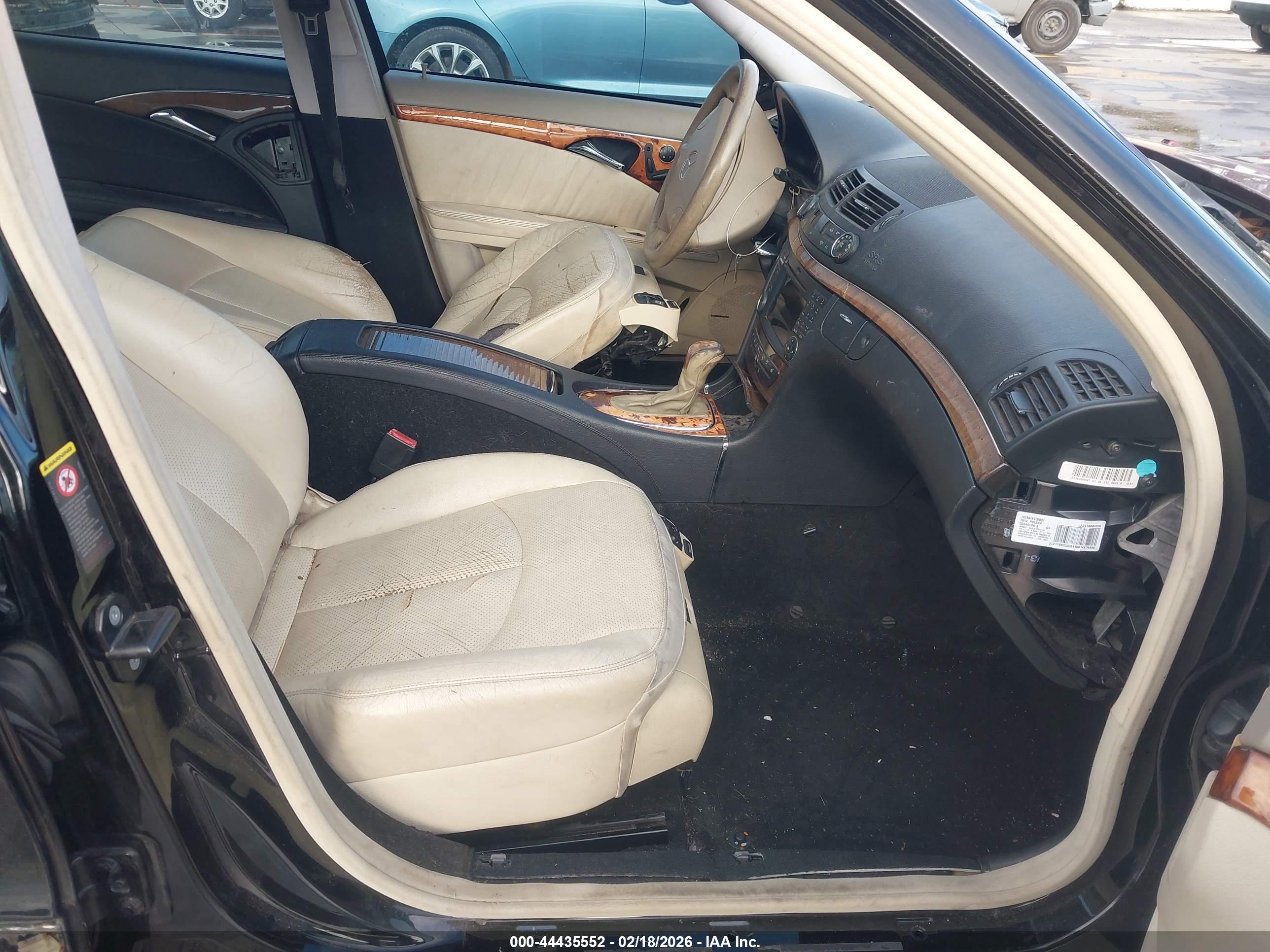 MERCEDES-BENZ E image 5