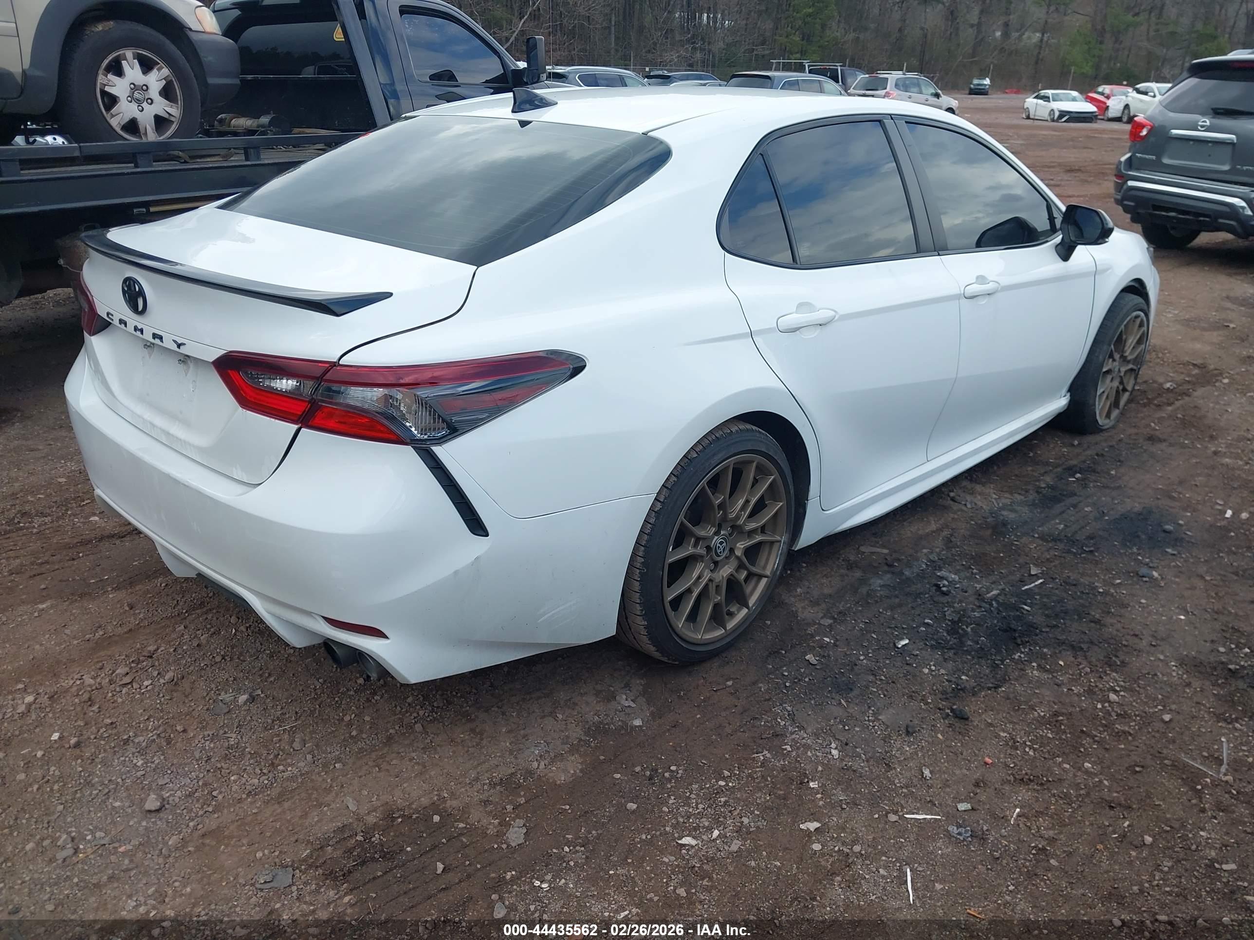 TOYOTA CAMRY image 4