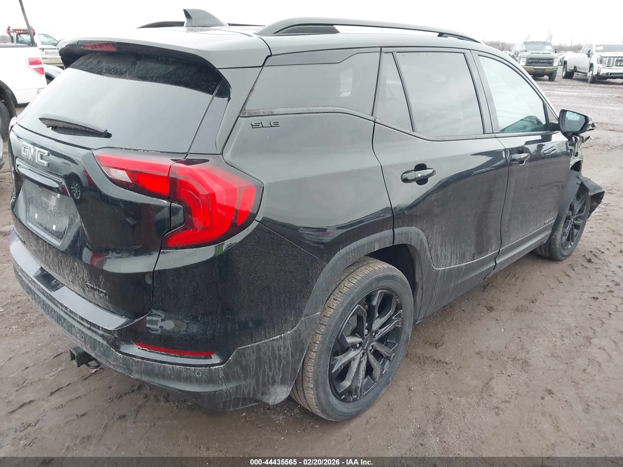 GMC TERRAIN image 4
