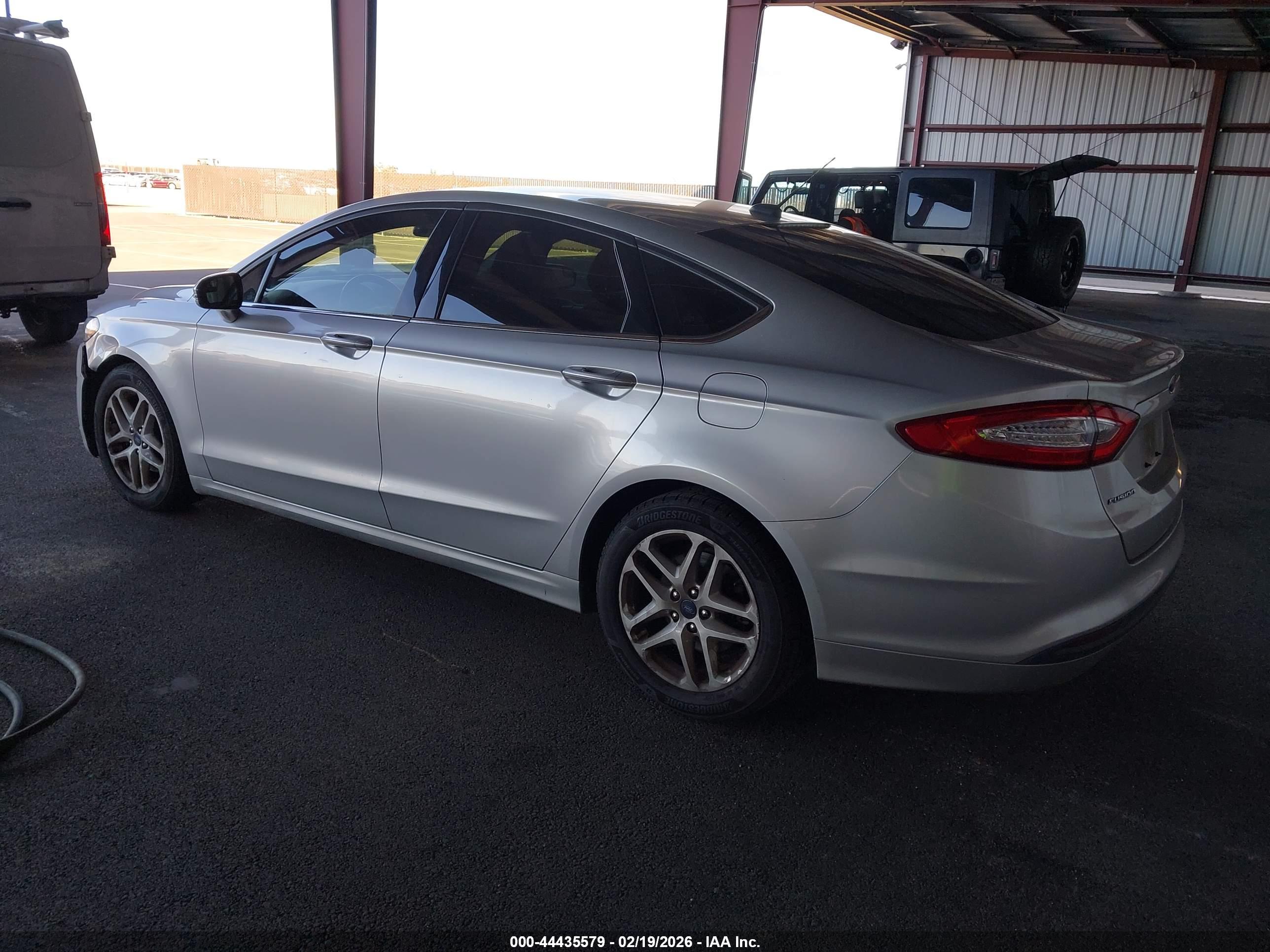 FORD FUSION image 3