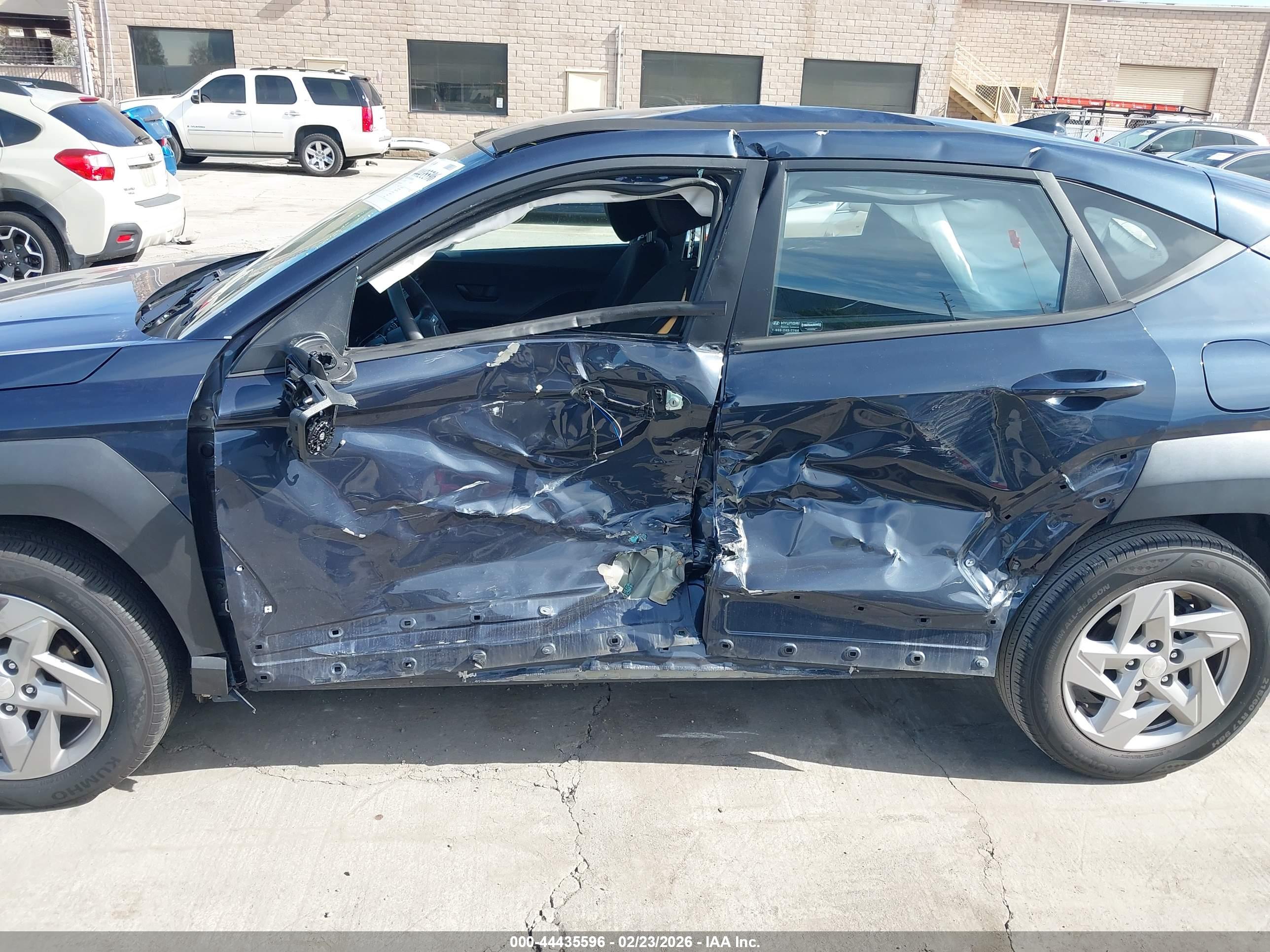 HYUNDAI KONA image 6