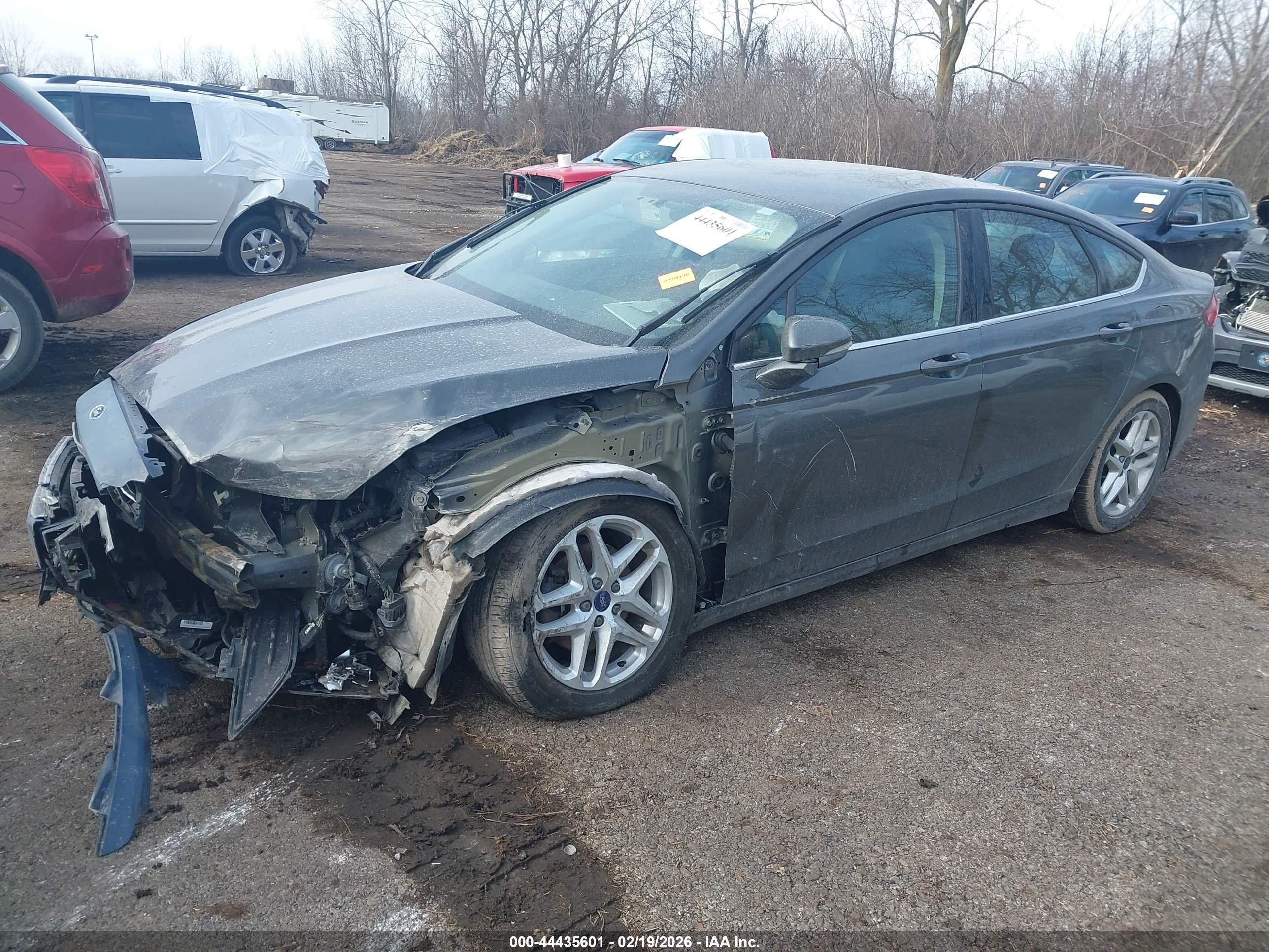 FORD FUSION image 2