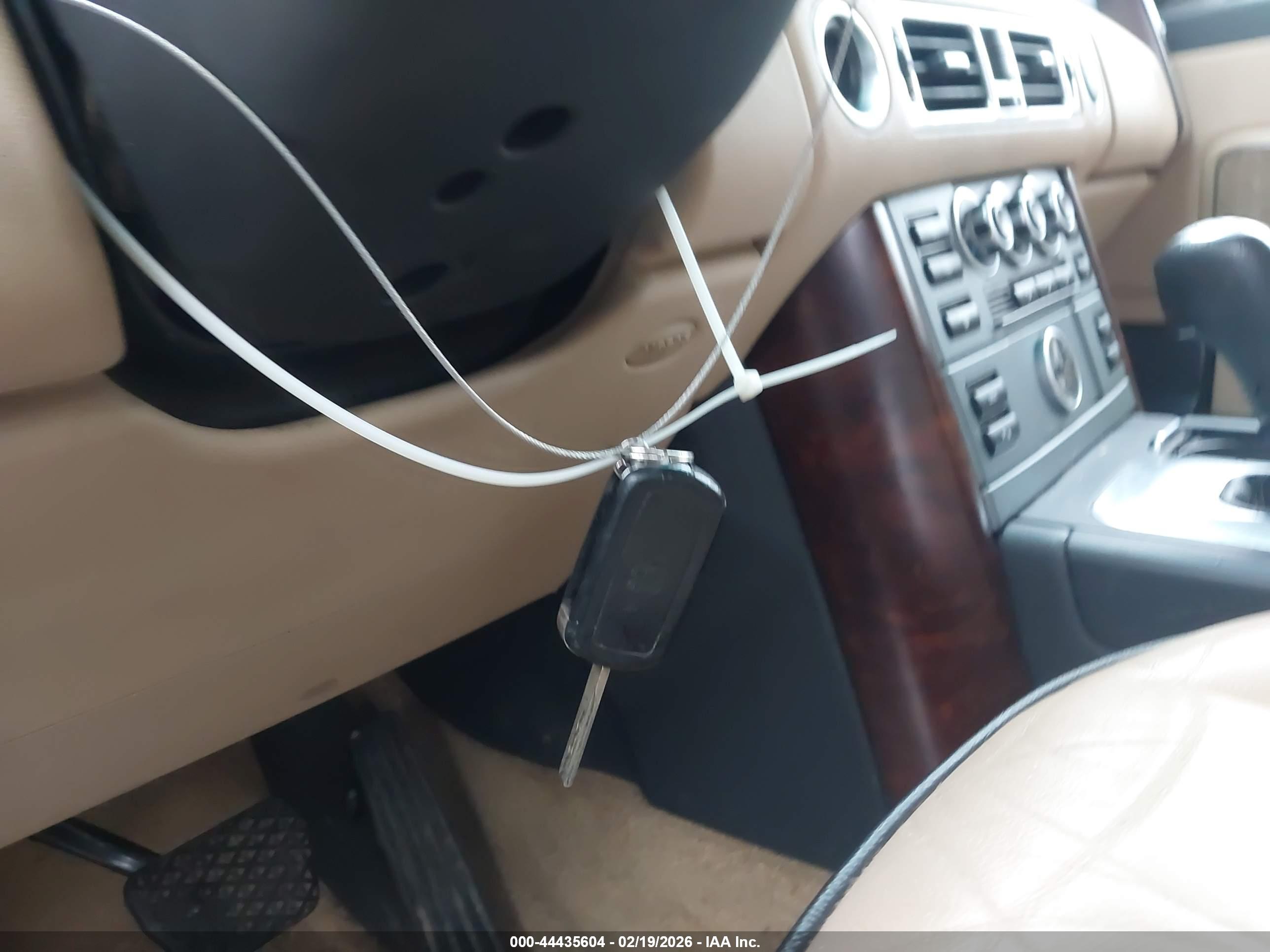 LAND ROVER image 11