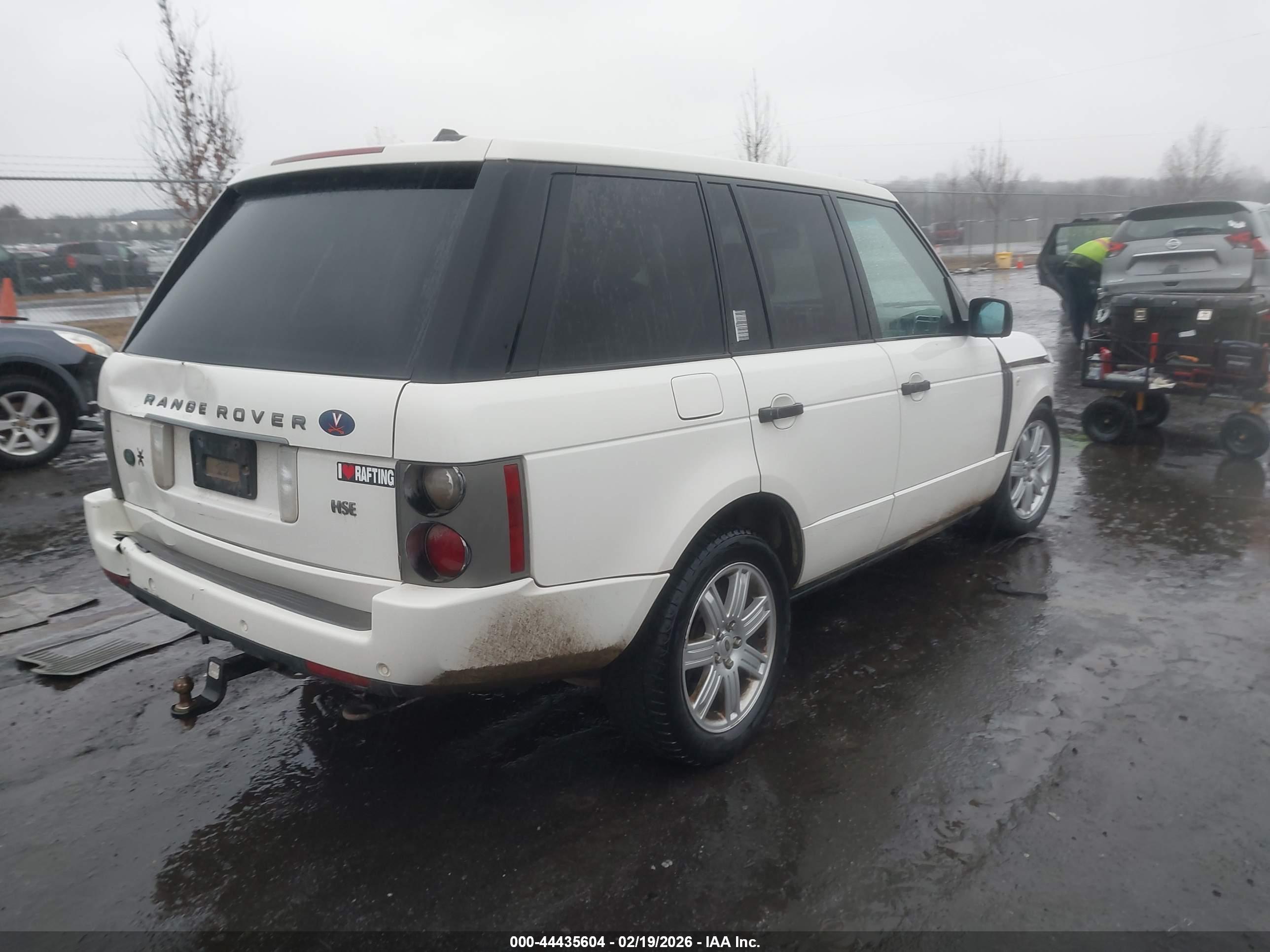 LAND ROVER image 4