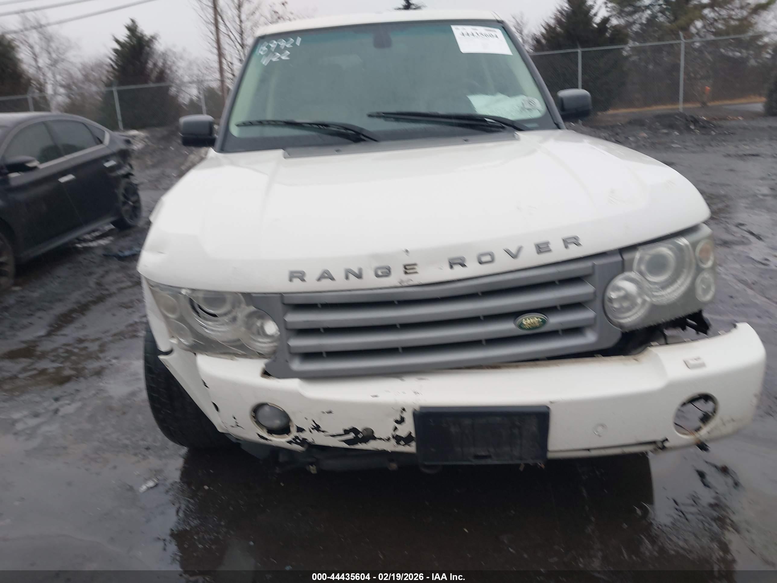 LAND ROVER image 6