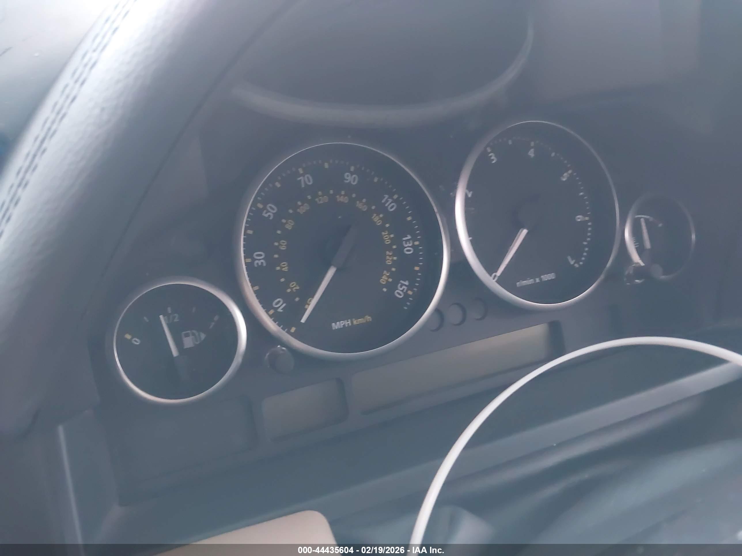 LAND ROVER image 7