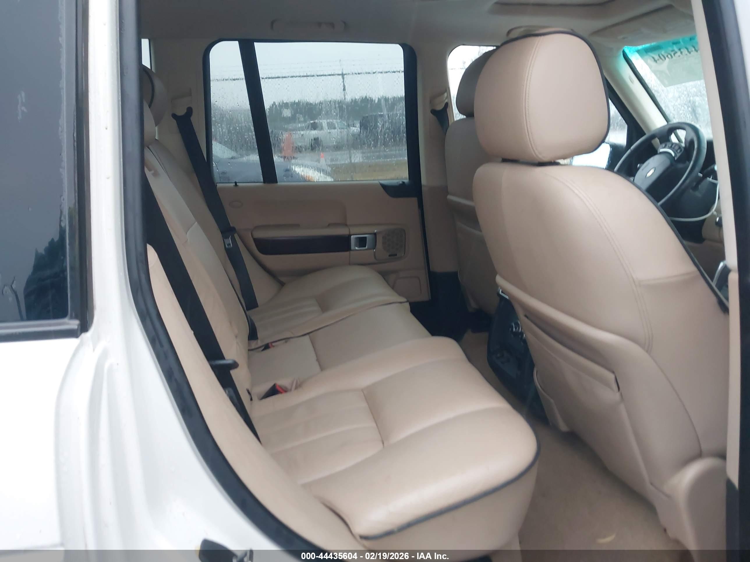 LAND ROVER image 8