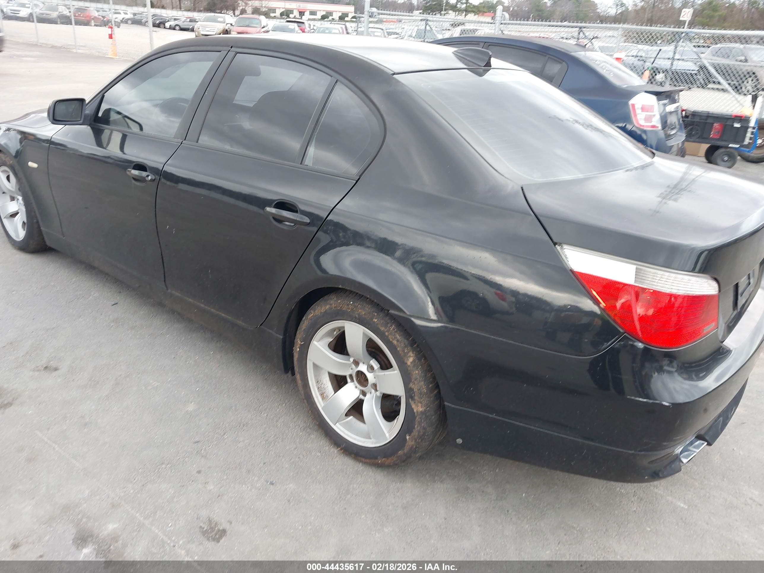 BMW 525I image 3