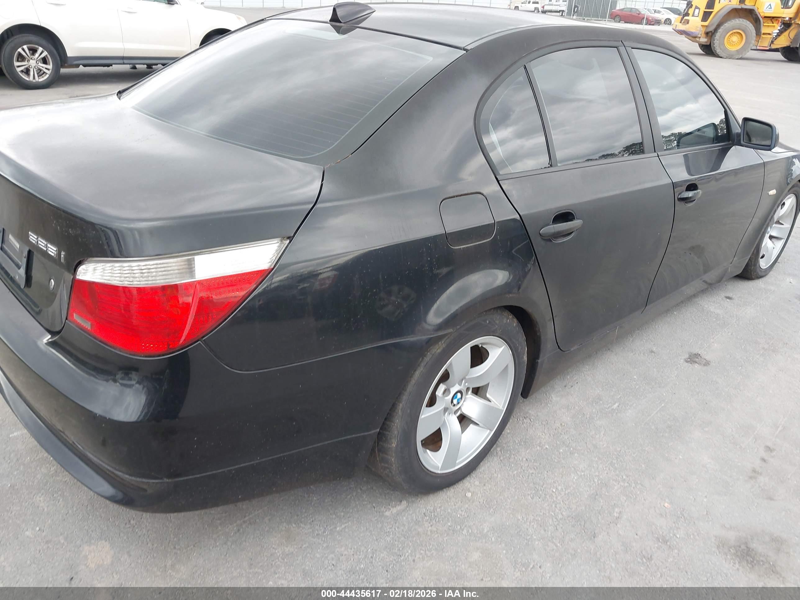BMW 525I image 4