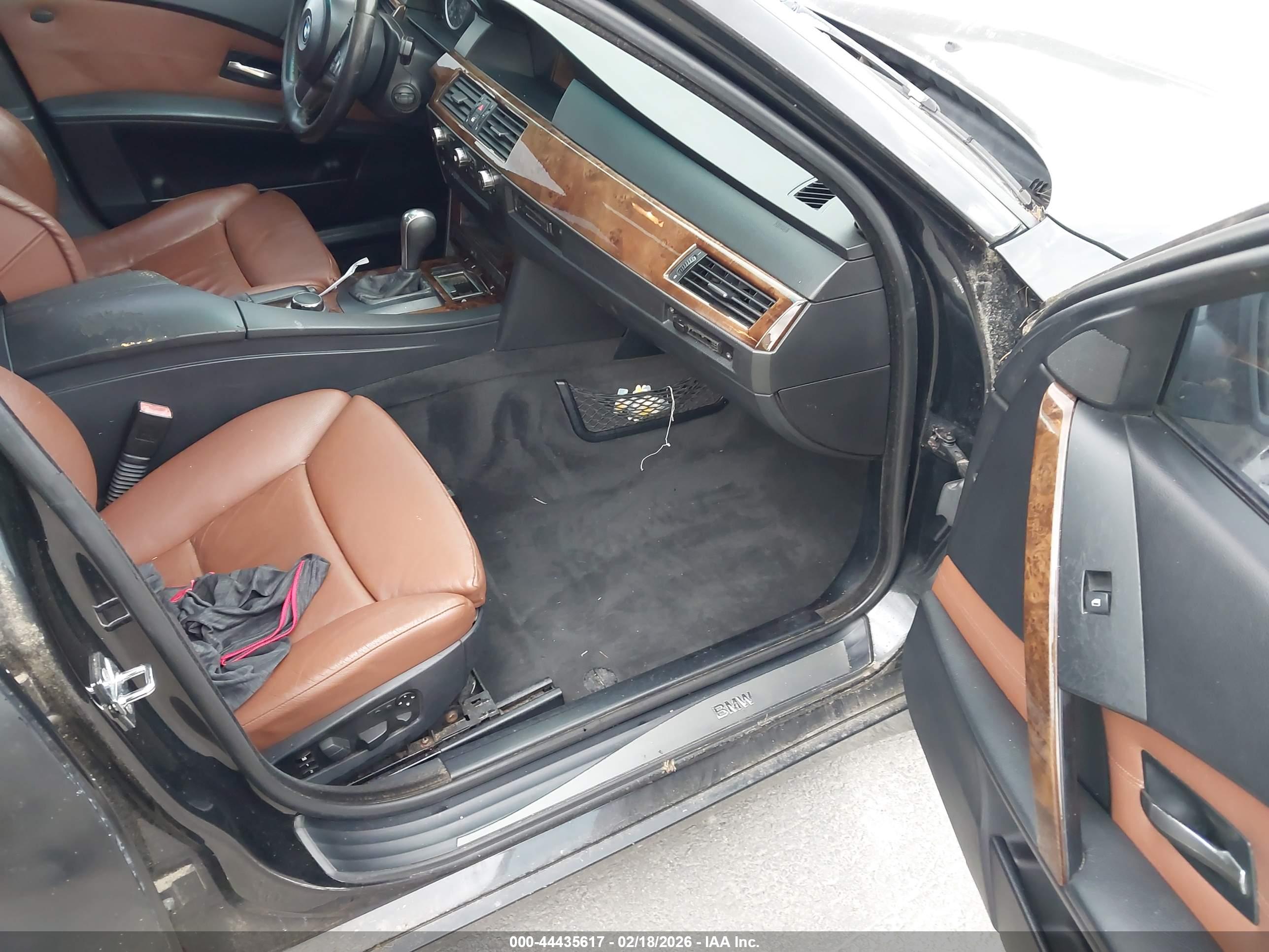 BMW 525I image 5