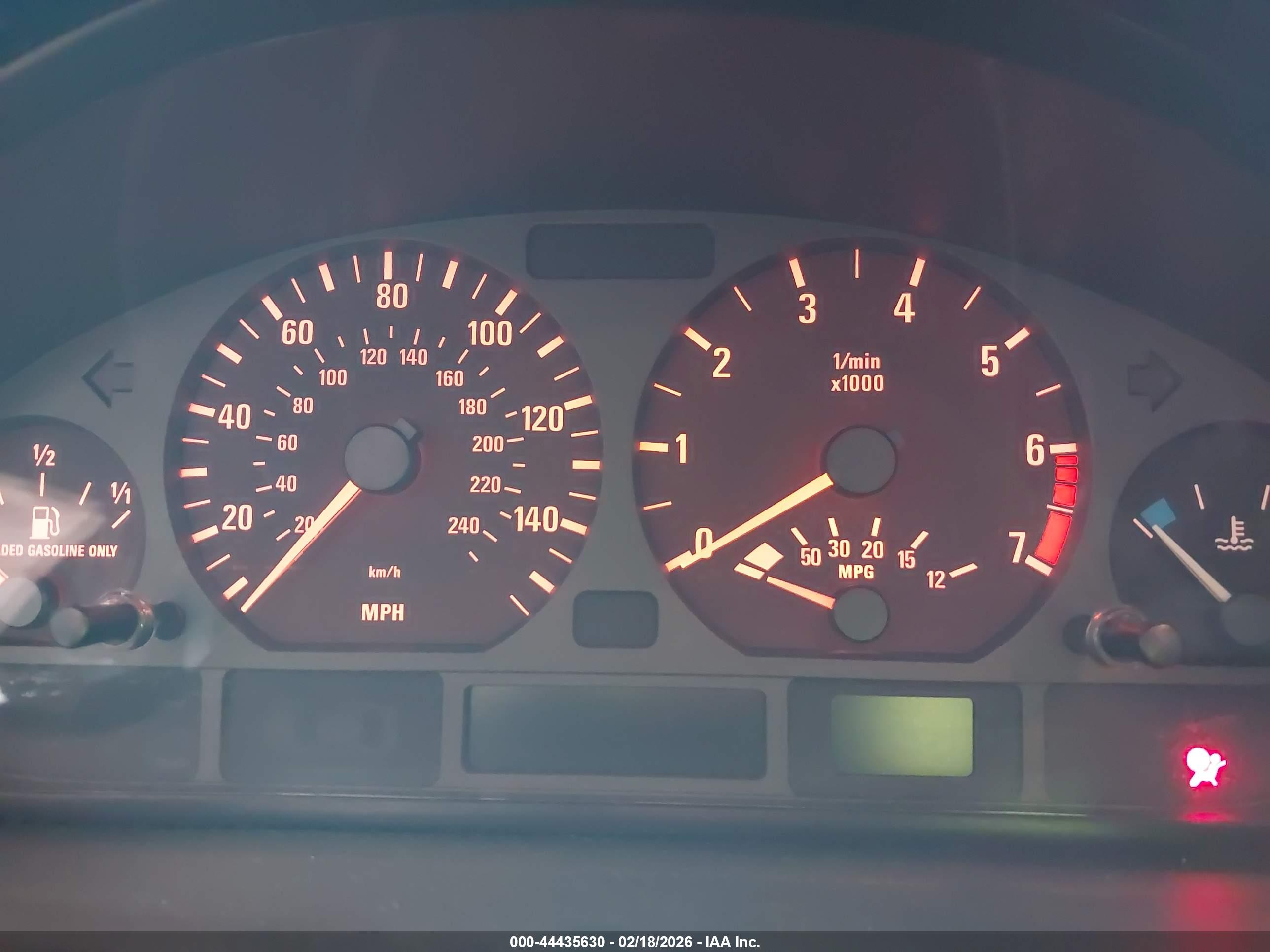 BMW 325I image 7