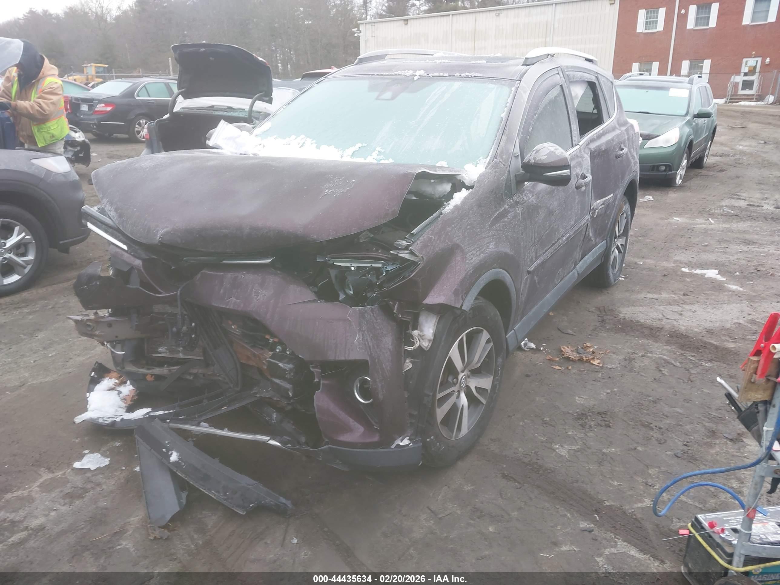 TOYOTA RAV4 image 2