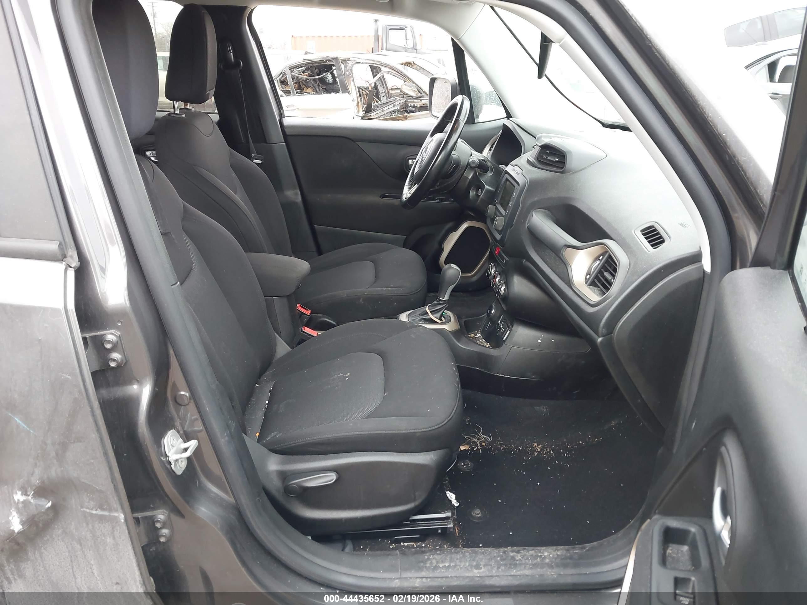 JEEP RENEGADE image 5