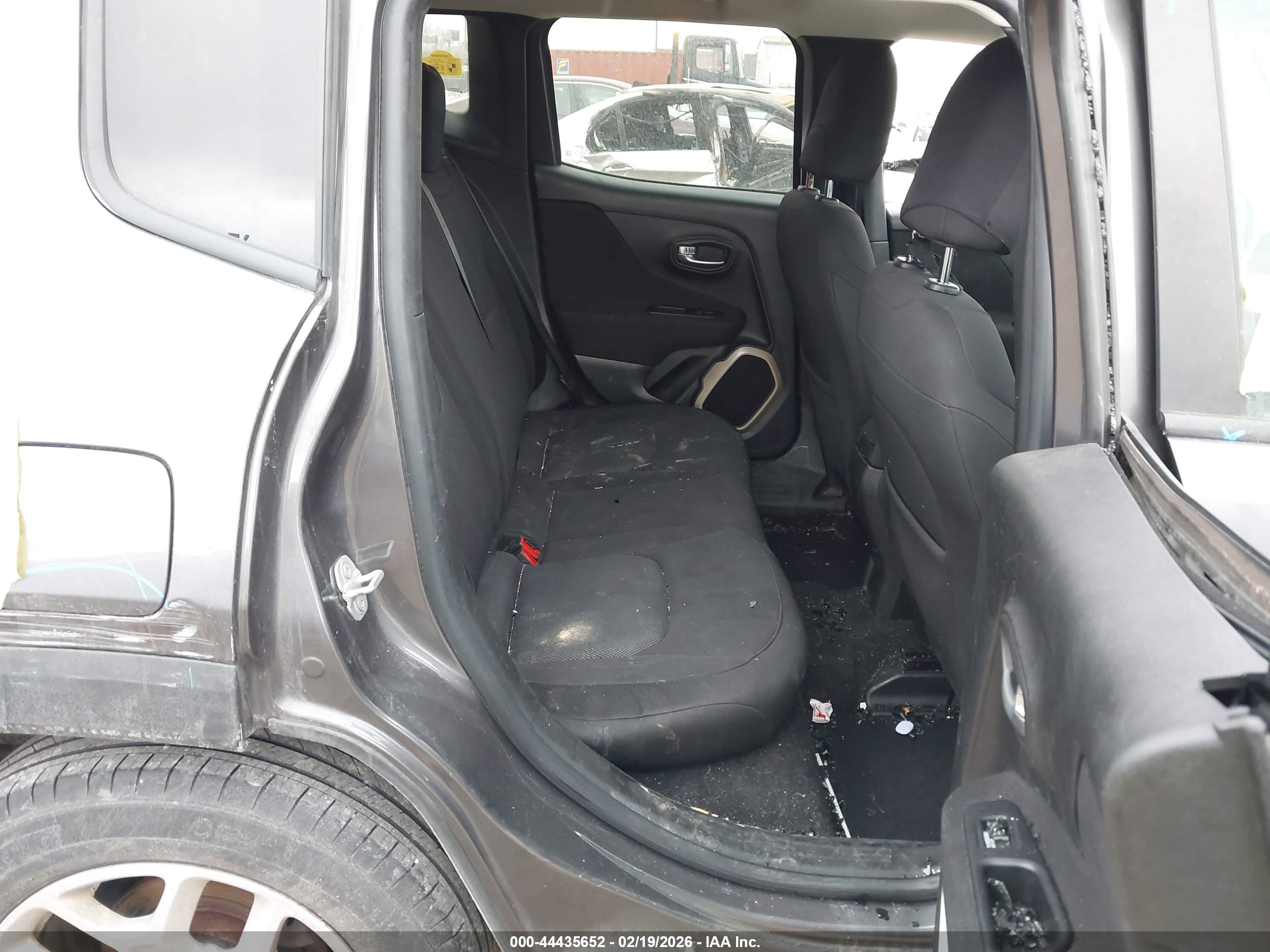 JEEP RENEGADE image 8