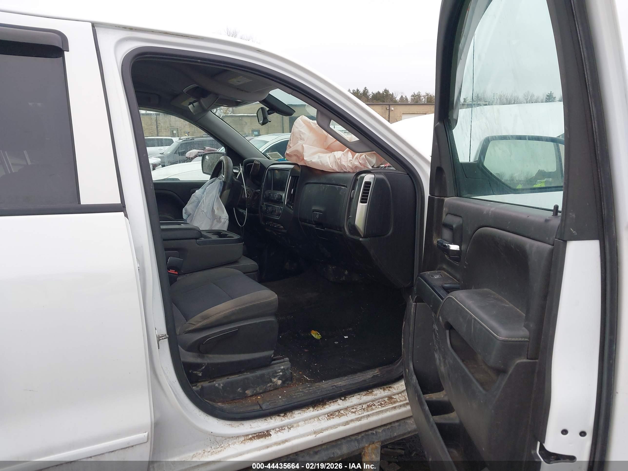 CHEVROLET SILVERADO image 5