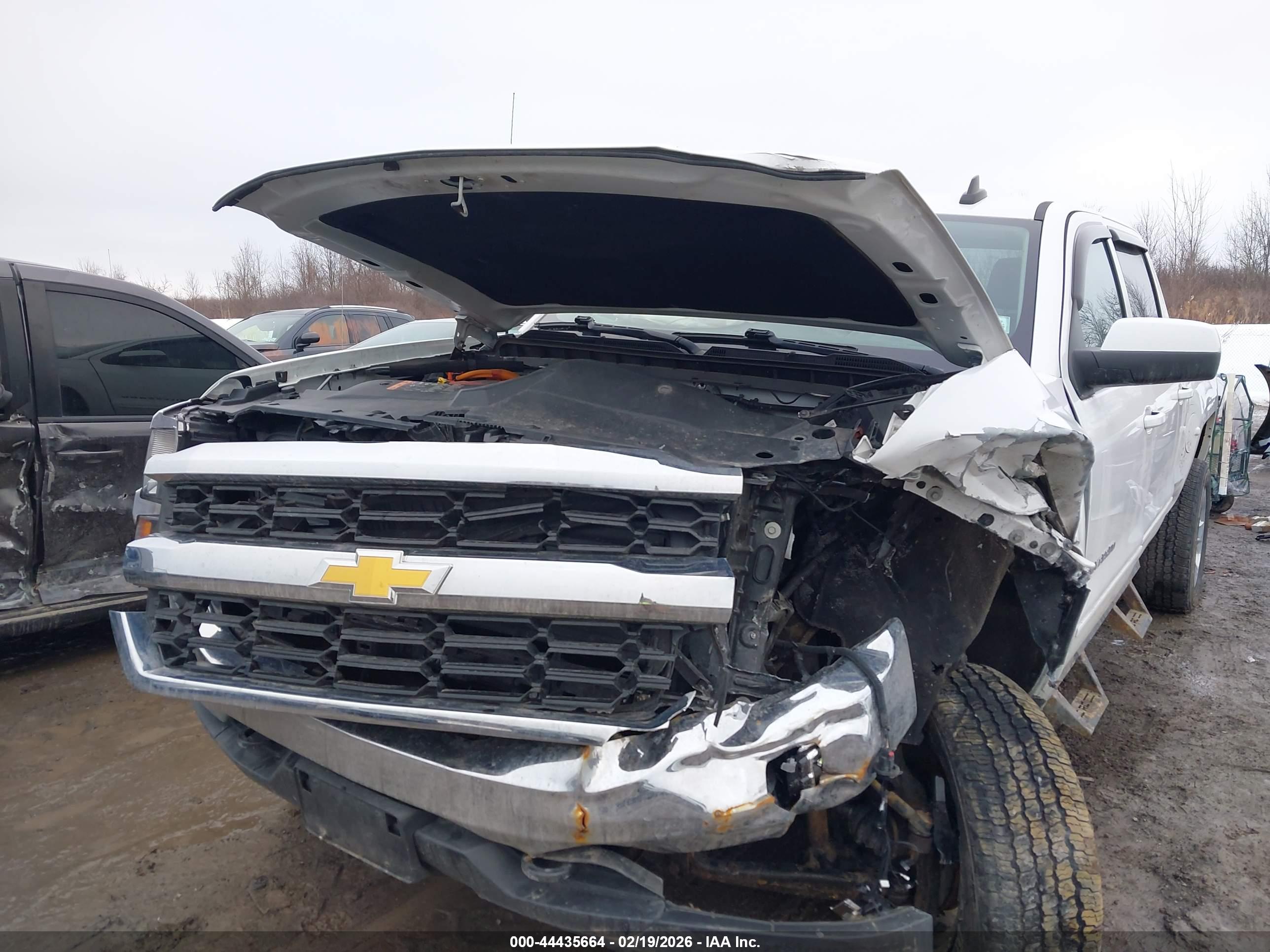CHEVROLET SILVERADO image 6