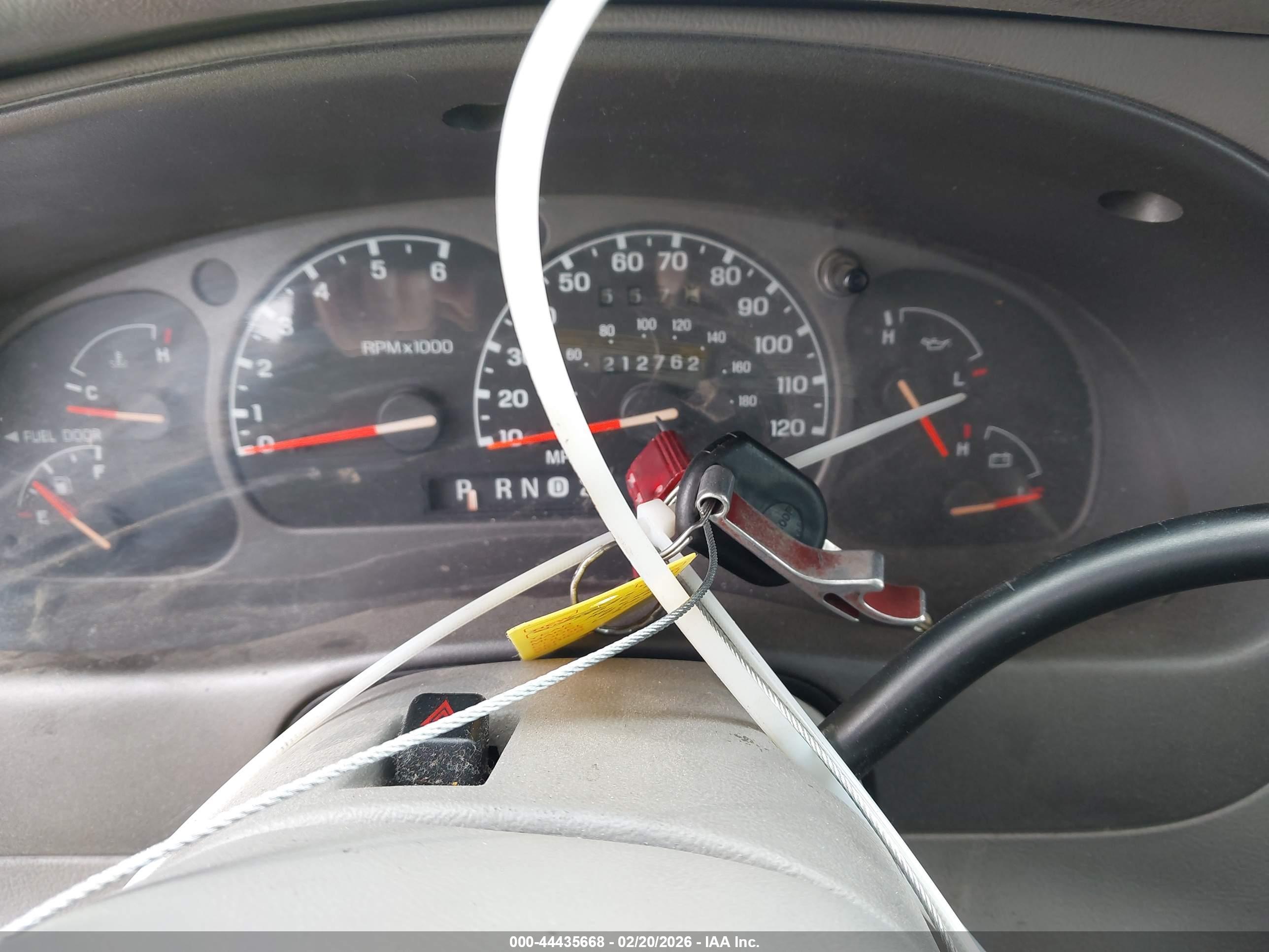 MAZDA B3000 image 11