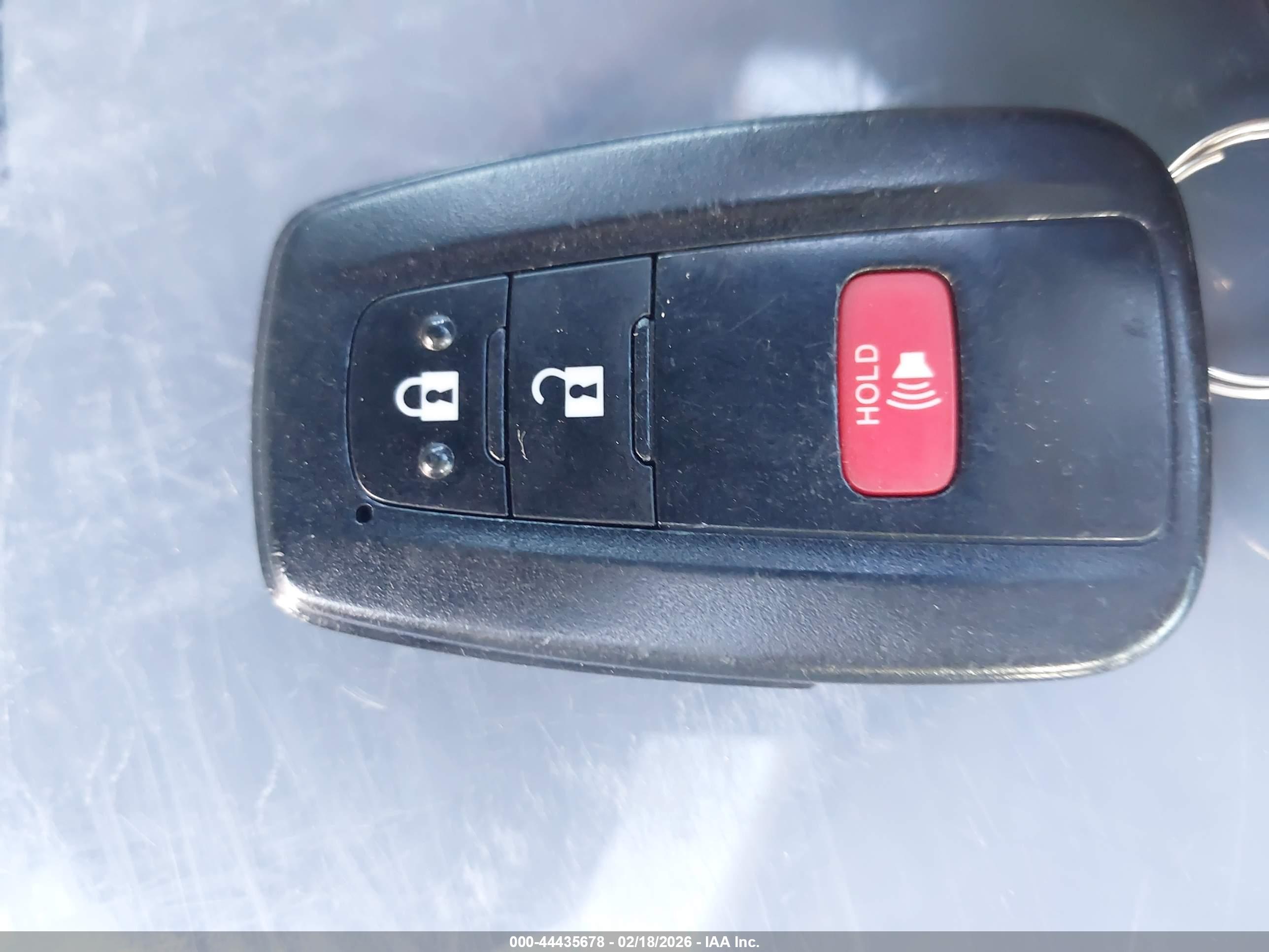 TOYOTA PRIUS image 11