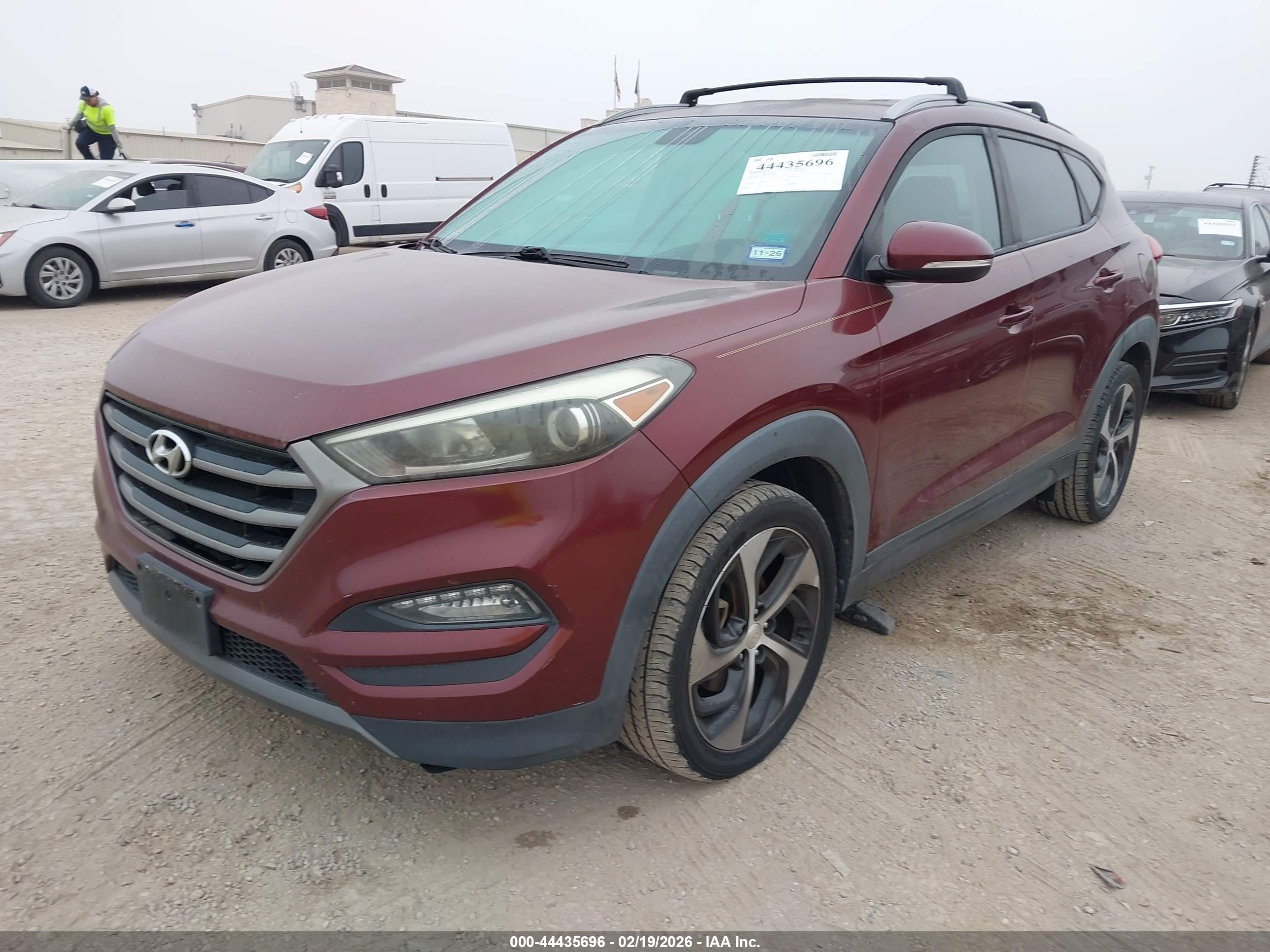 HYUNDAI TUCSON image 2