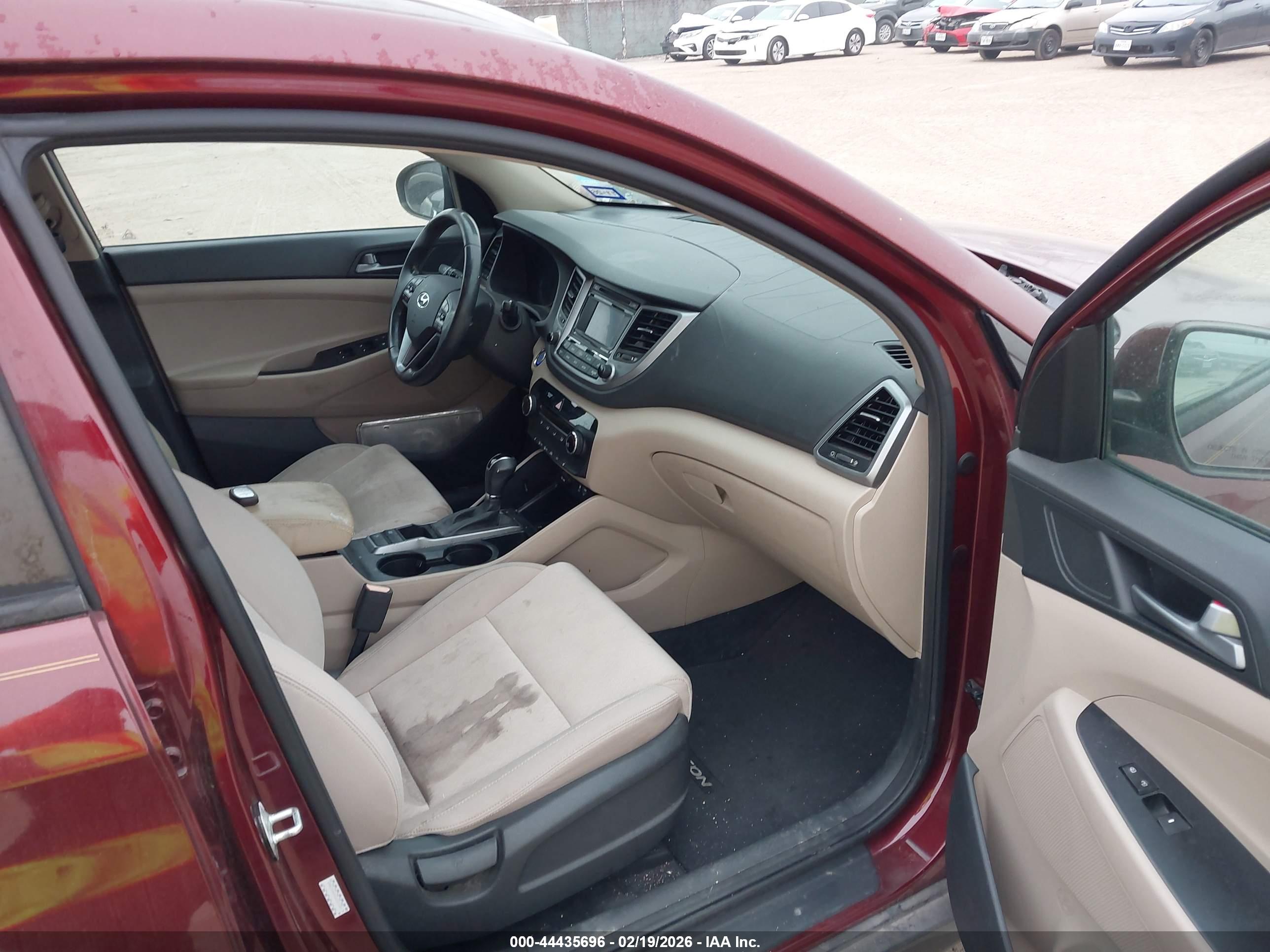 HYUNDAI TUCSON image 5