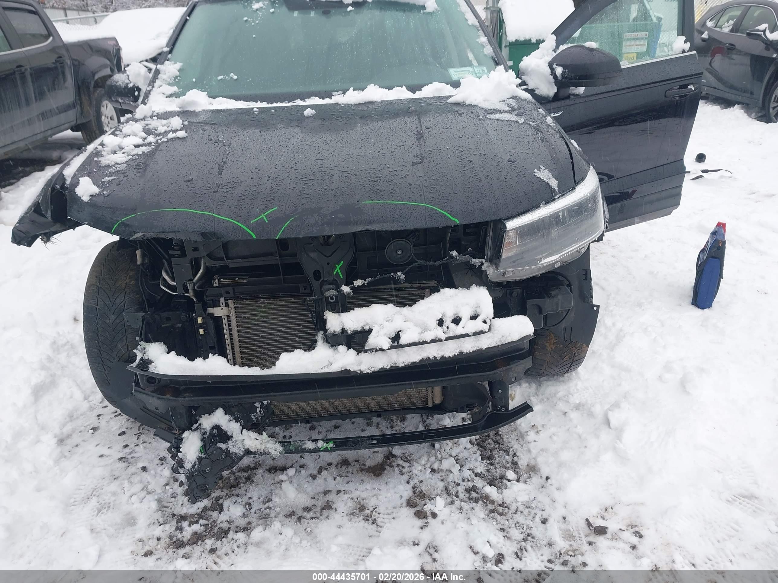 VOLKSWAGEN TAOS image 6