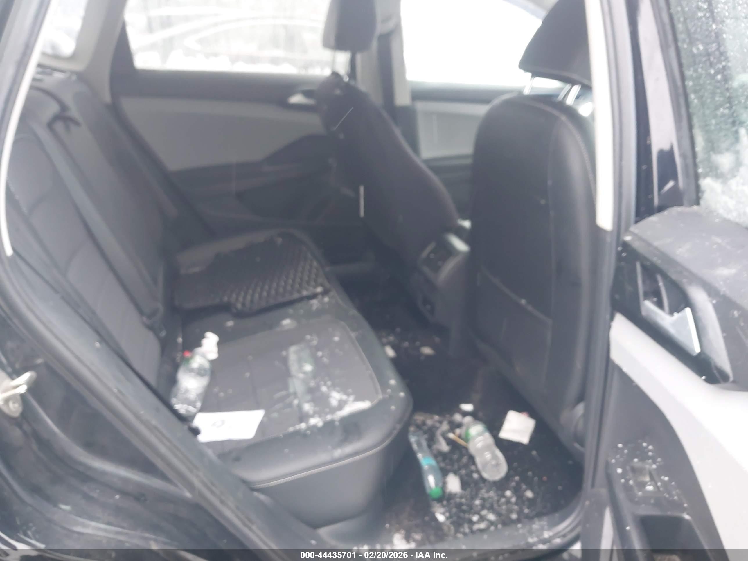 VOLKSWAGEN TAOS image 8