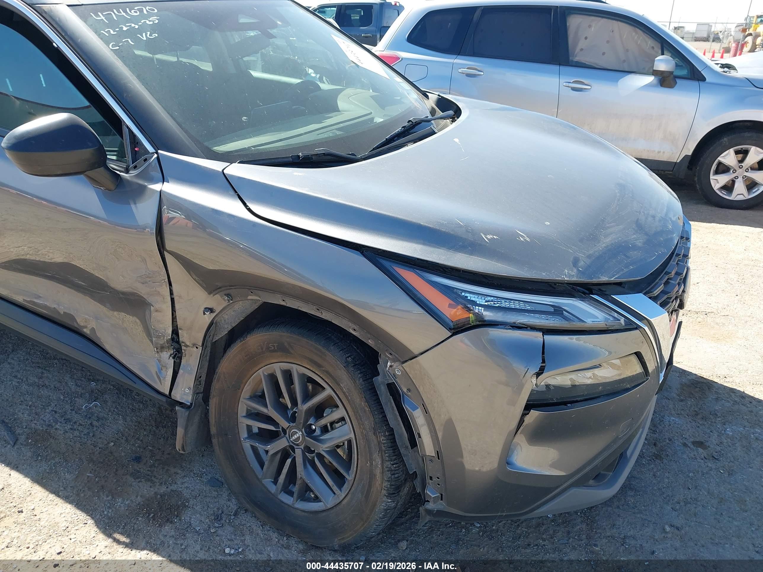 NISSAN ROGUE image 6