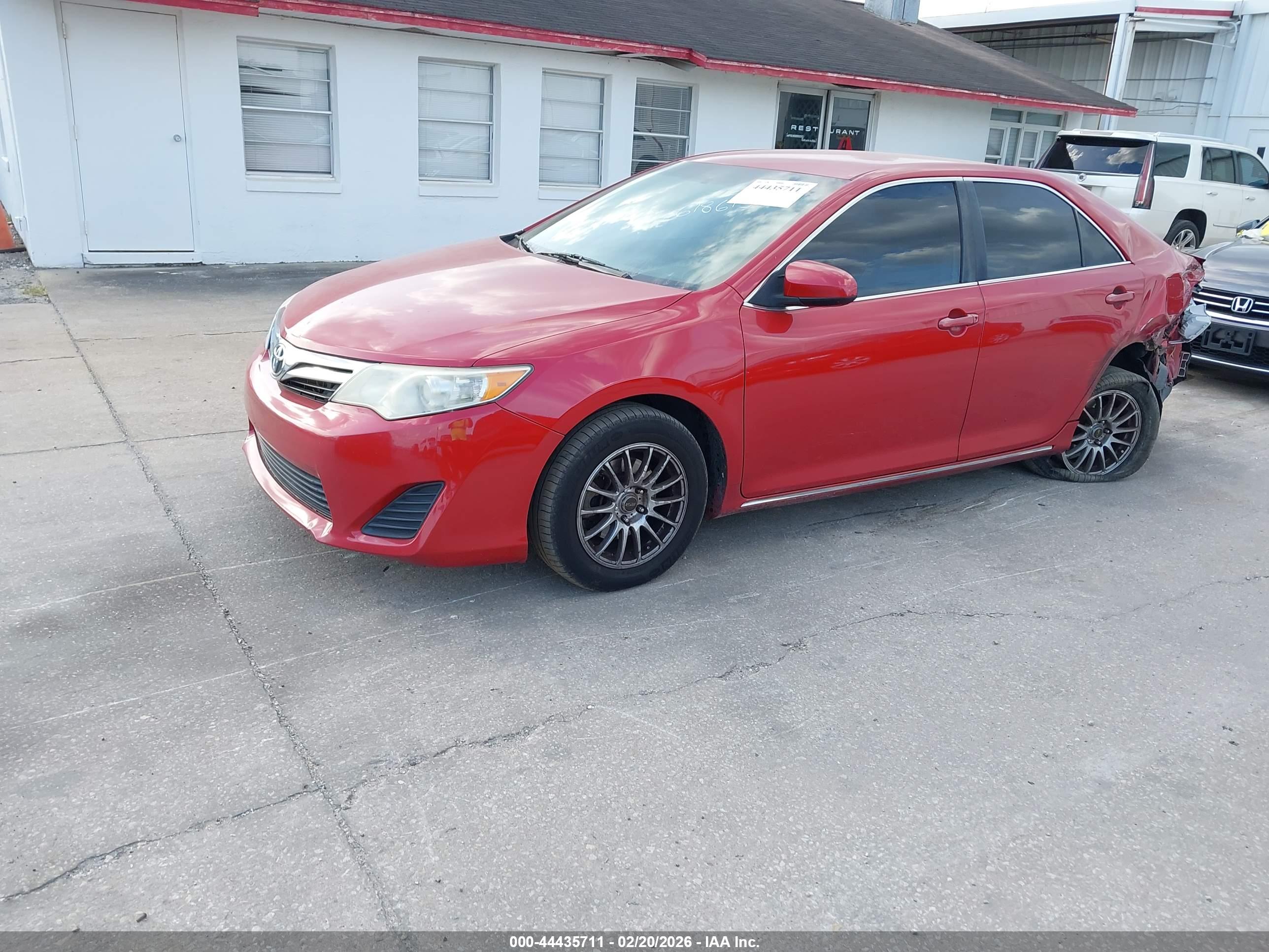 TOYOTA CAMRY image 2