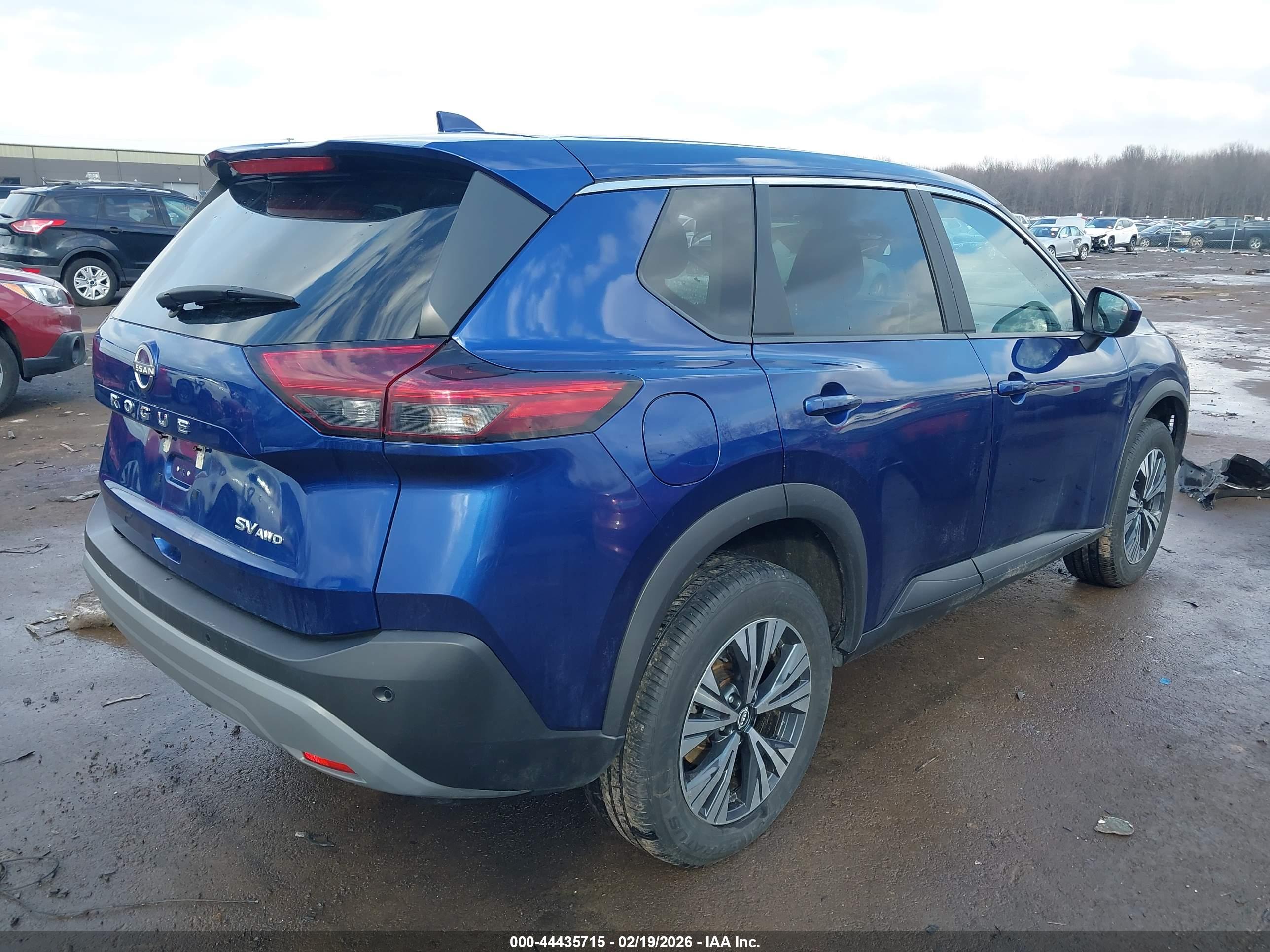 NISSAN ROGUE image 4