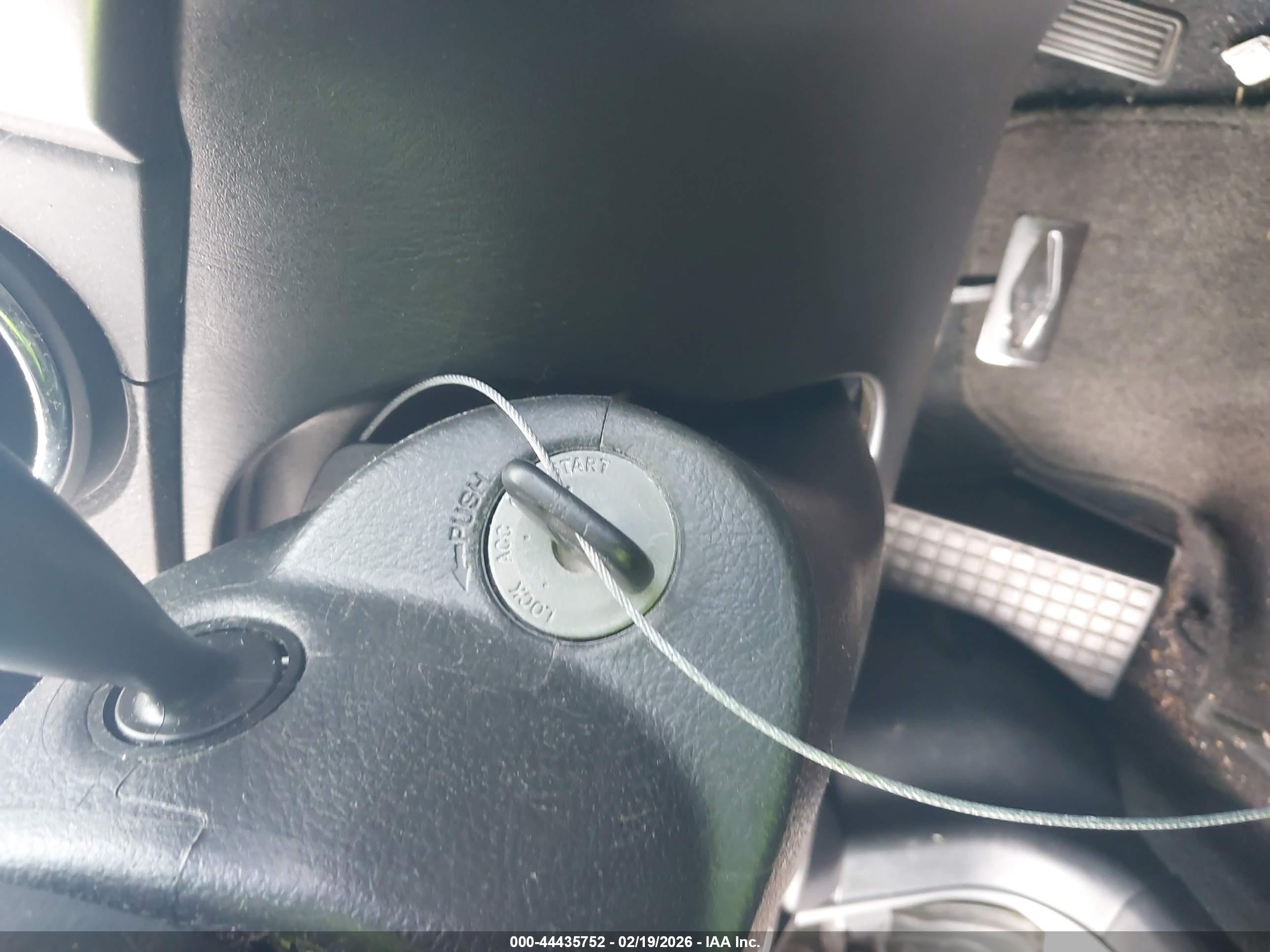 PONTIAC VIBE image 11
